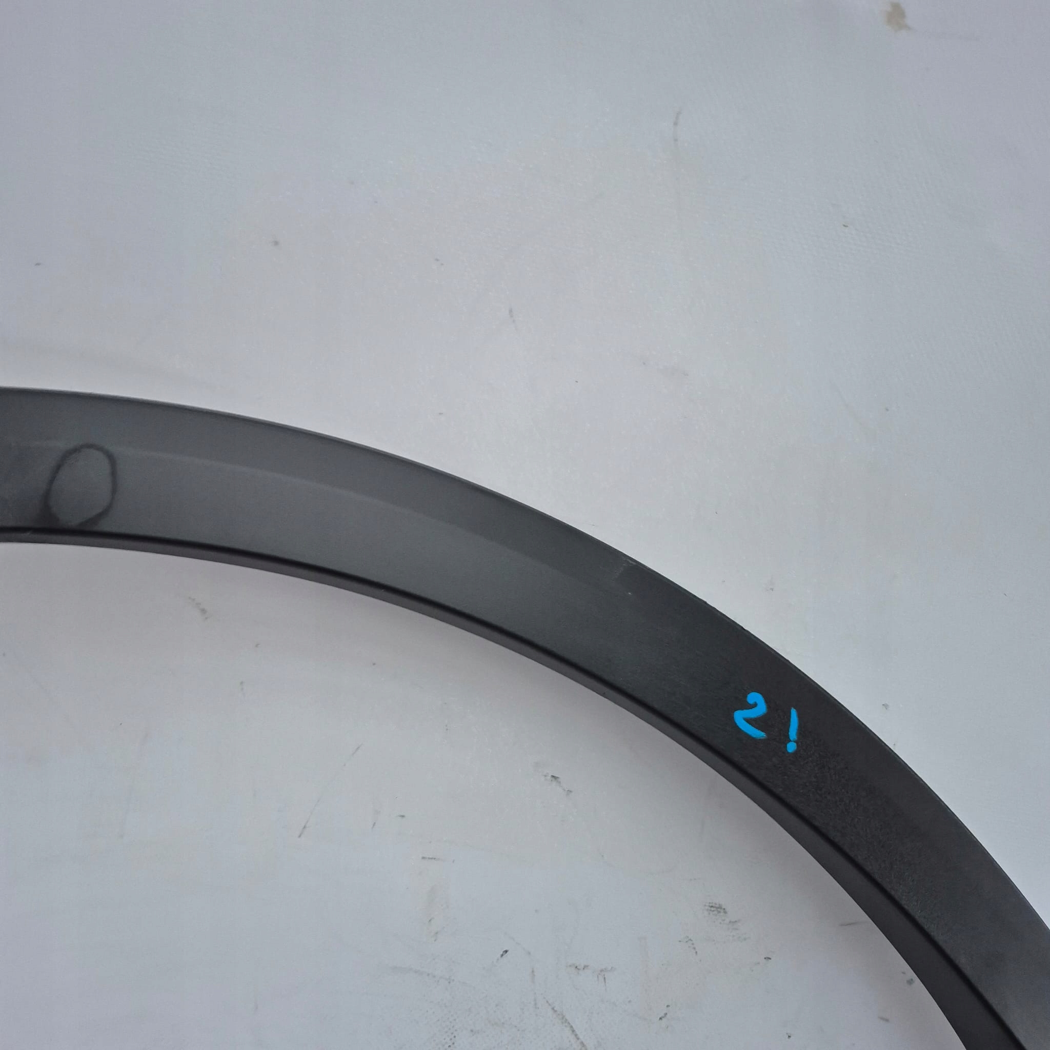 FORD EXPLORER 24- moulding for fender right front front R2KB-16D238-A