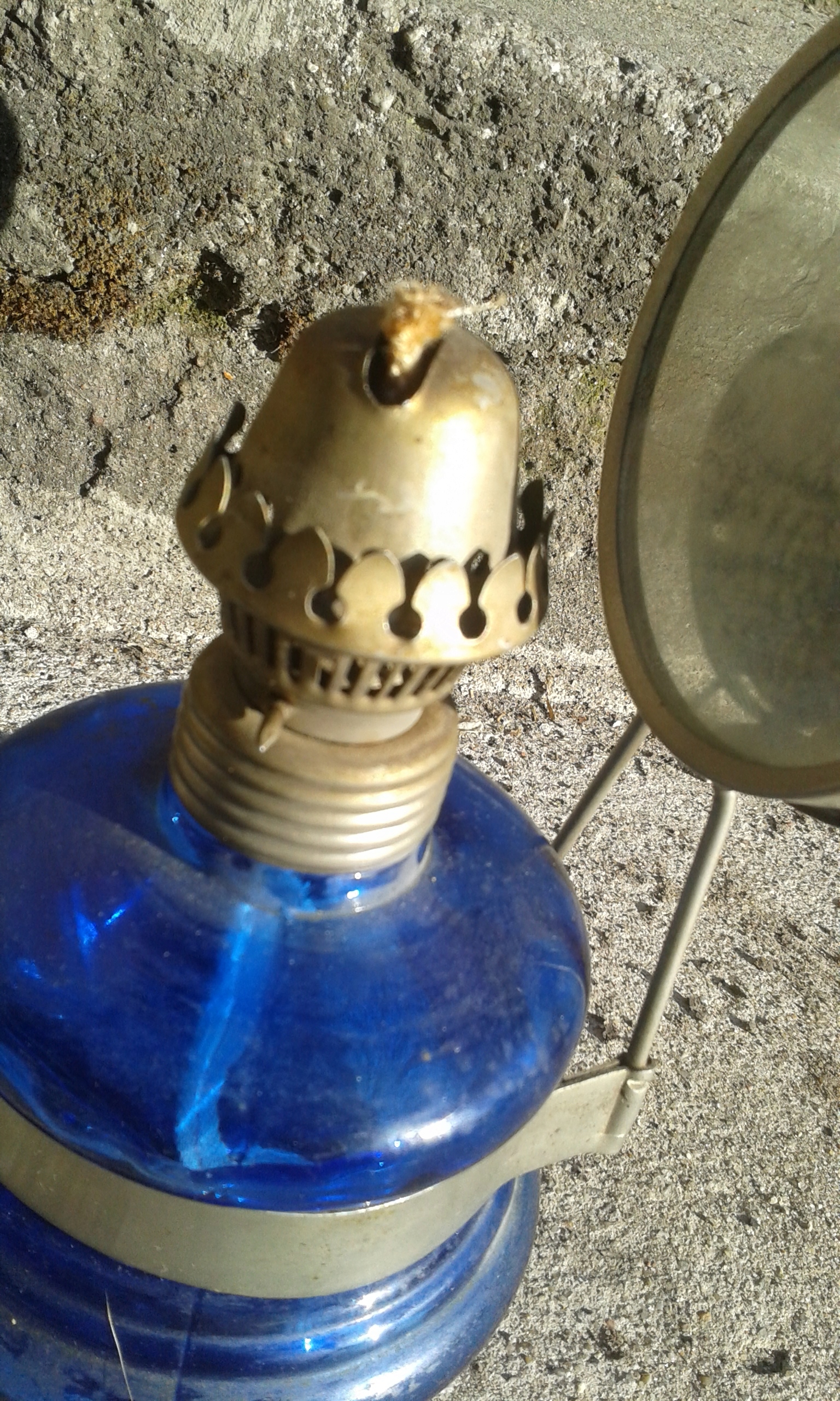 Stara lampa naftowa , niebieska