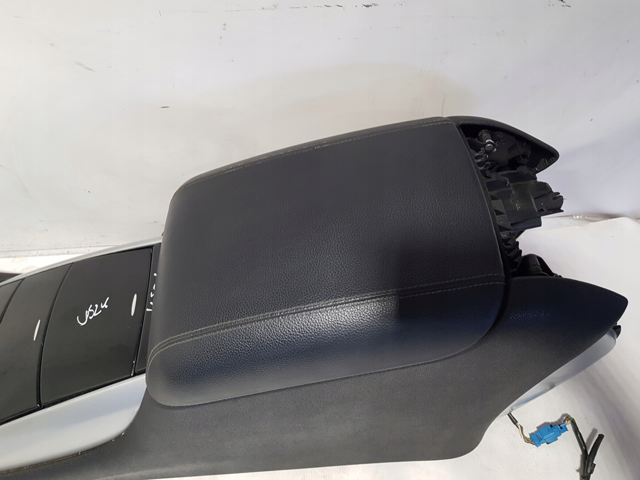 armrest MERCEDES W251 TUNEL