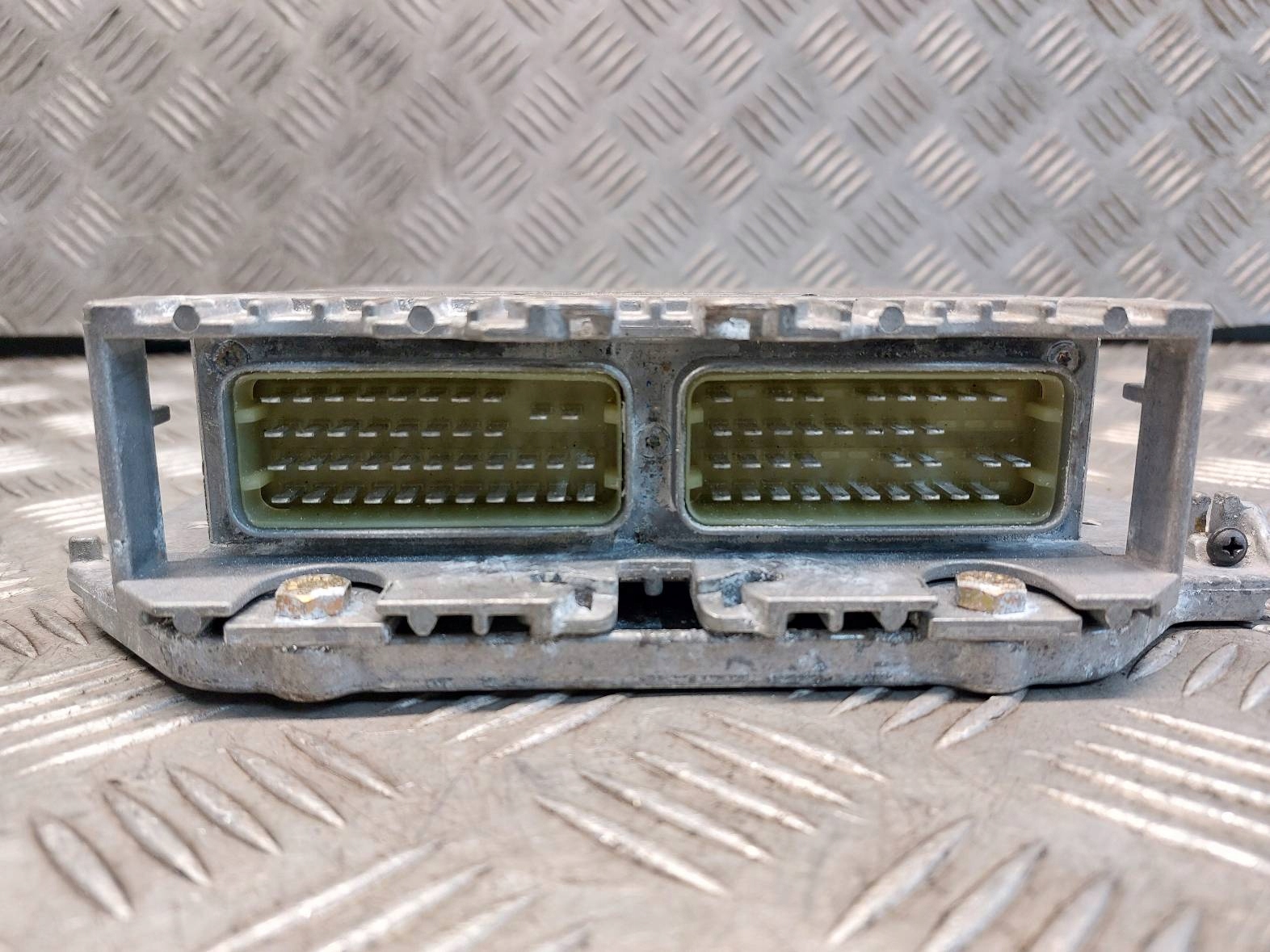 computer control unit of the engine MERCEDES-BENZ W210 E200 2.3 16V 0175452532