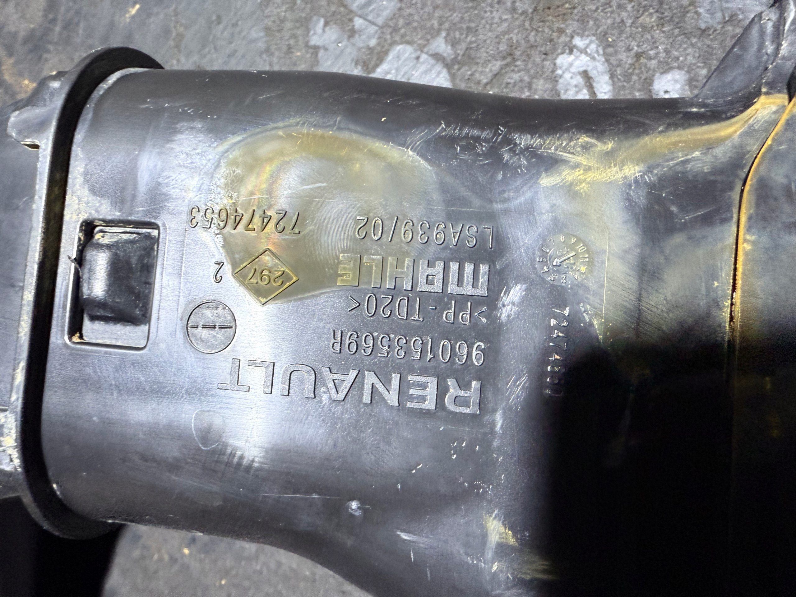 renault EXPRESS 1.5 21- труба впуск патрубок Воздух