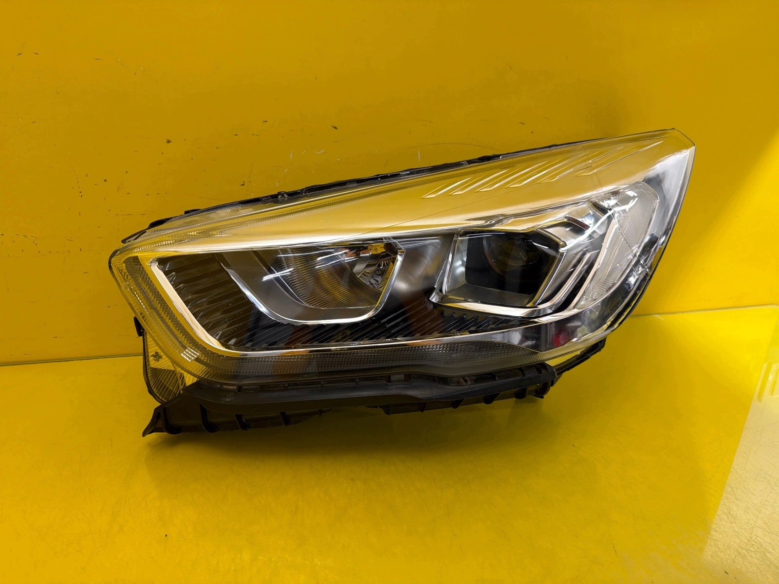 light left front Ford Kuga MK2 Lift 2016- GV41-13W030-CG