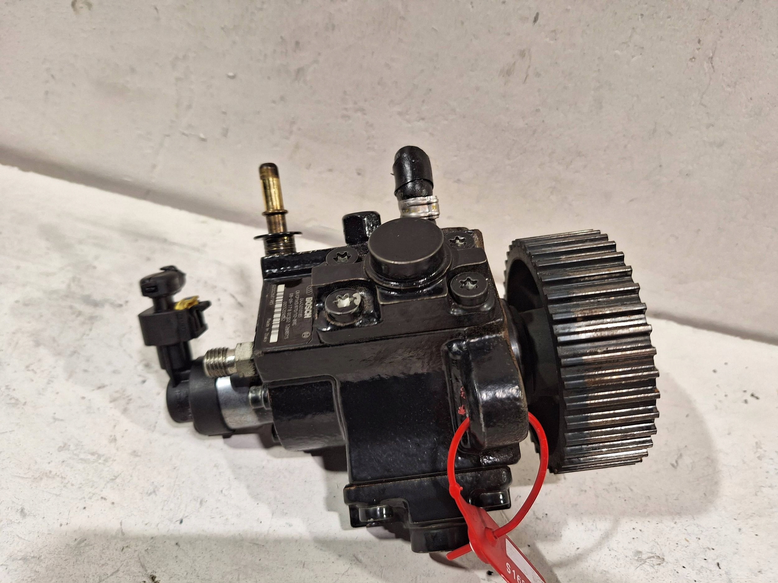 Einspritzpumpe BOSCH 0445010185 OPEL VECTRA C 1.9 CDTI 04