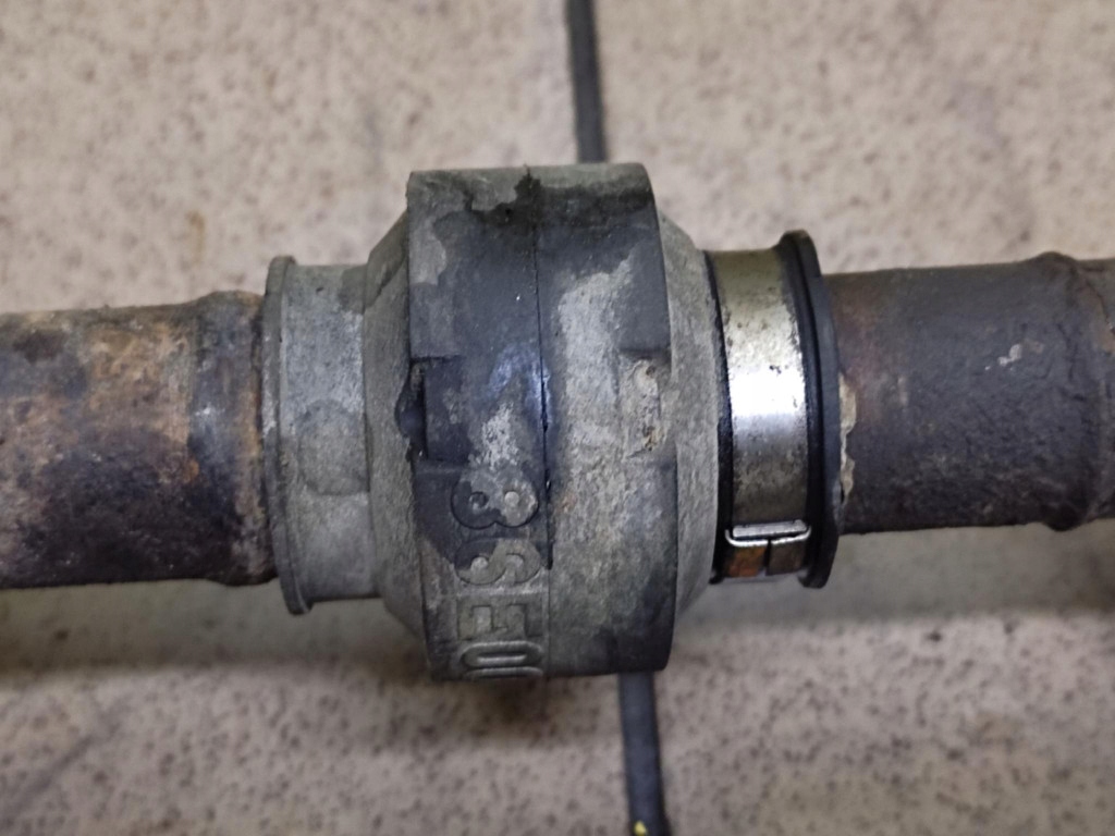 NISSAN X-TRAIL 2.2 D semi-axis right front