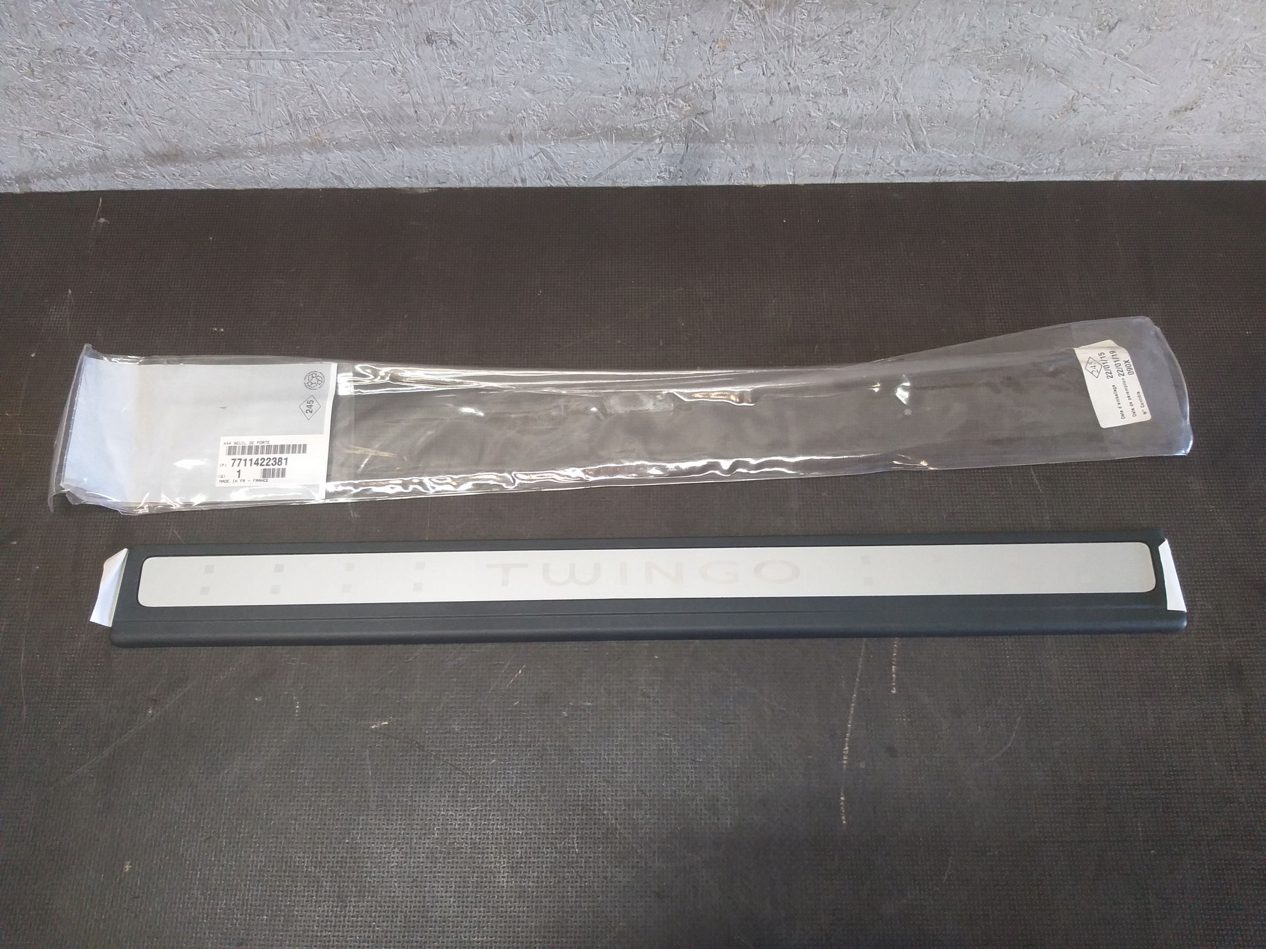 PRÓG OSŁONA LISTWA LEWY RENAULT TWINGO II 2