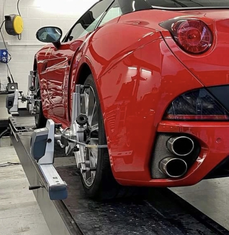 Urzadzenie do ustawiania geometrii kol Ravaglioli Marka Ravaglioli