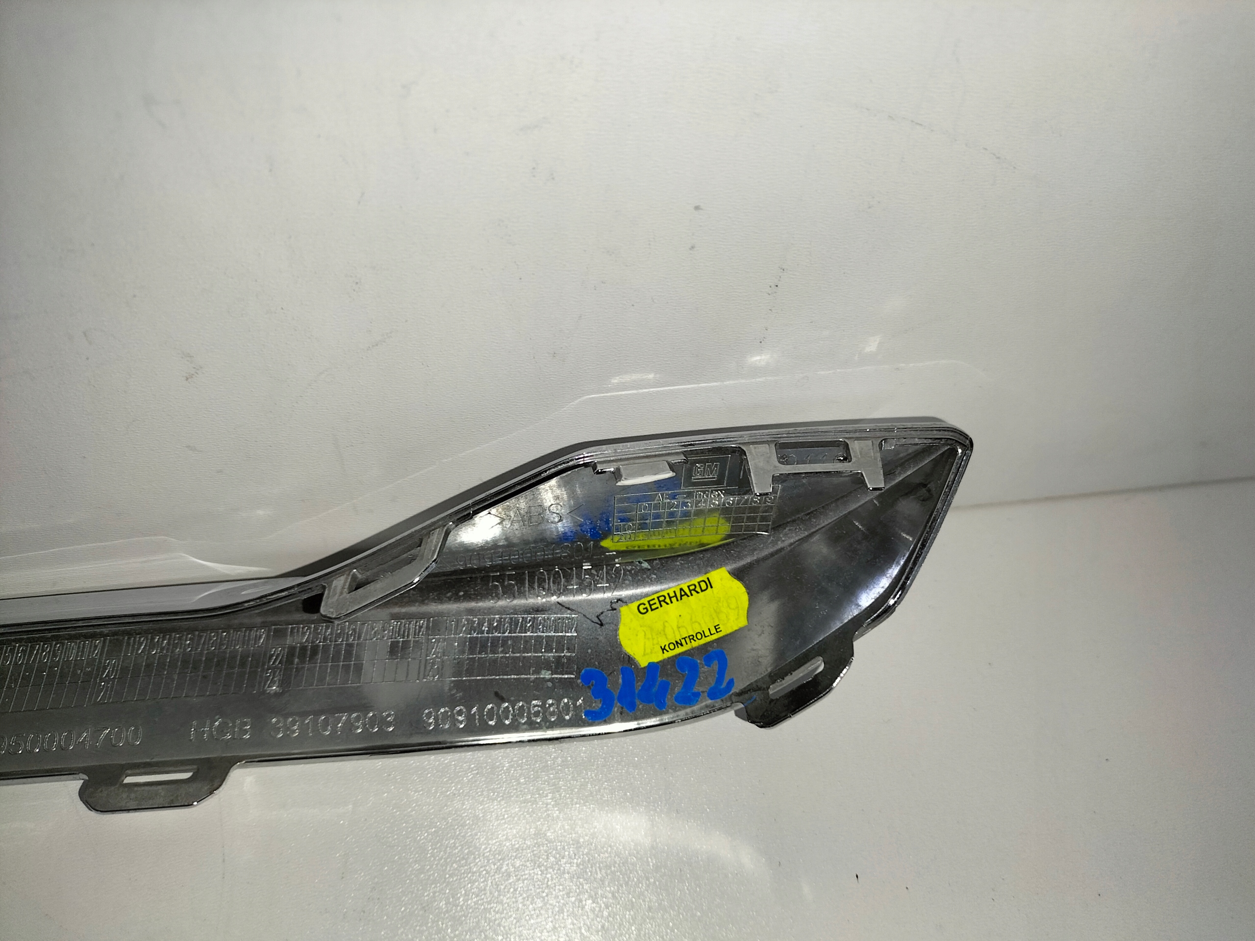 moulding grille front chrom right OPEL INSIGNIA B 17