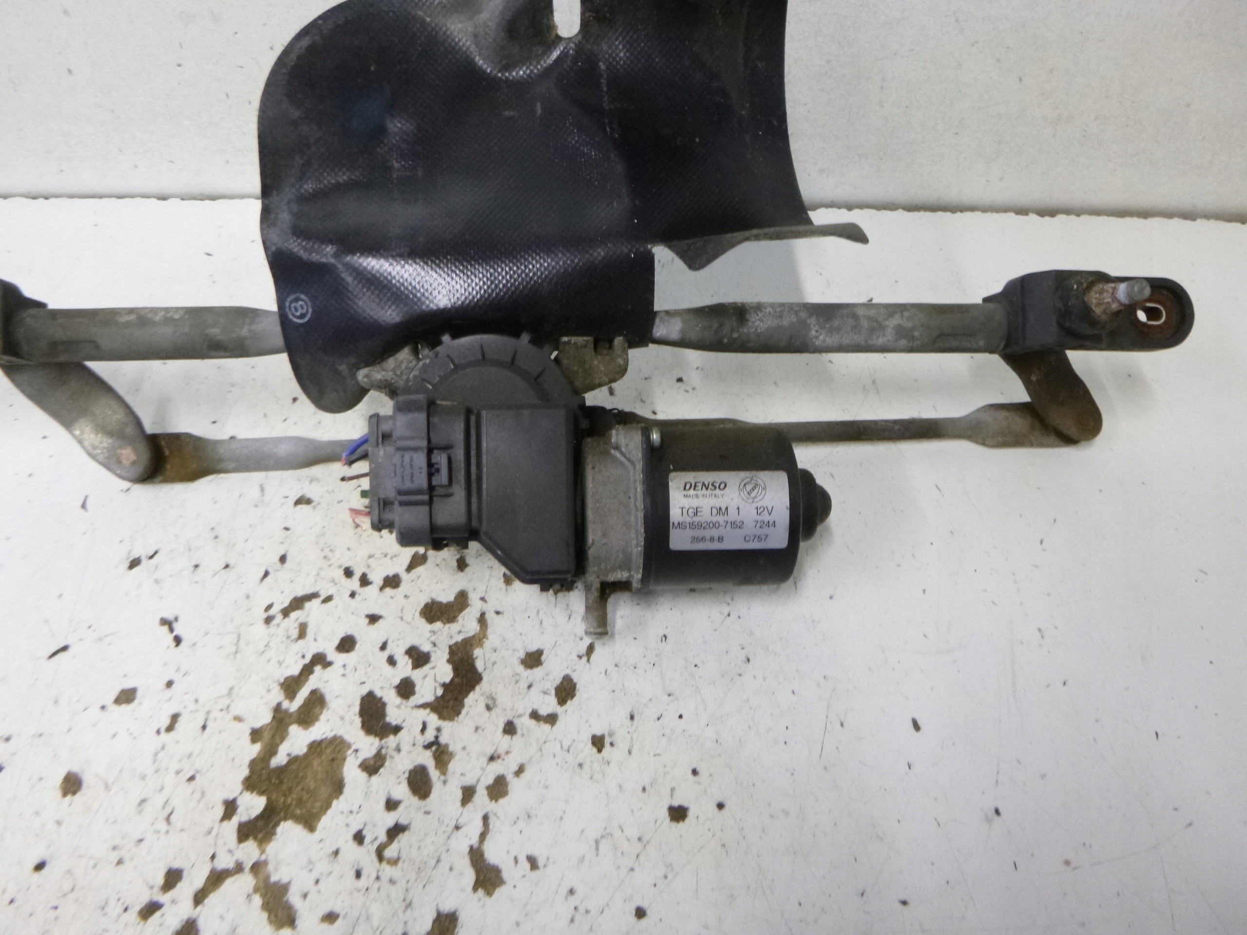 wiper mechanism front FIAT PANDA II MS159200-7152 UKLAD