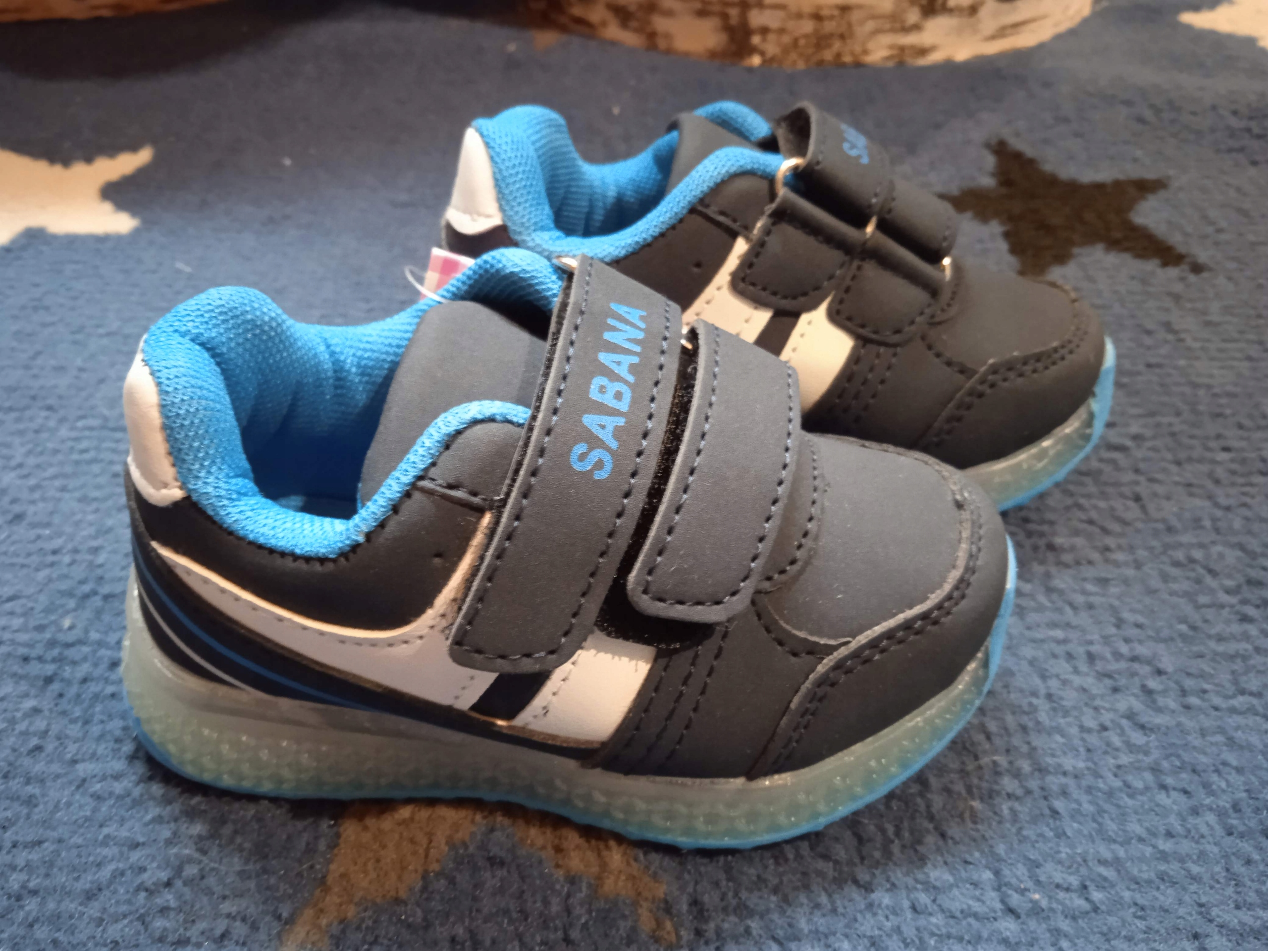 

adidasy r.22 13,5 cm Na Jesień