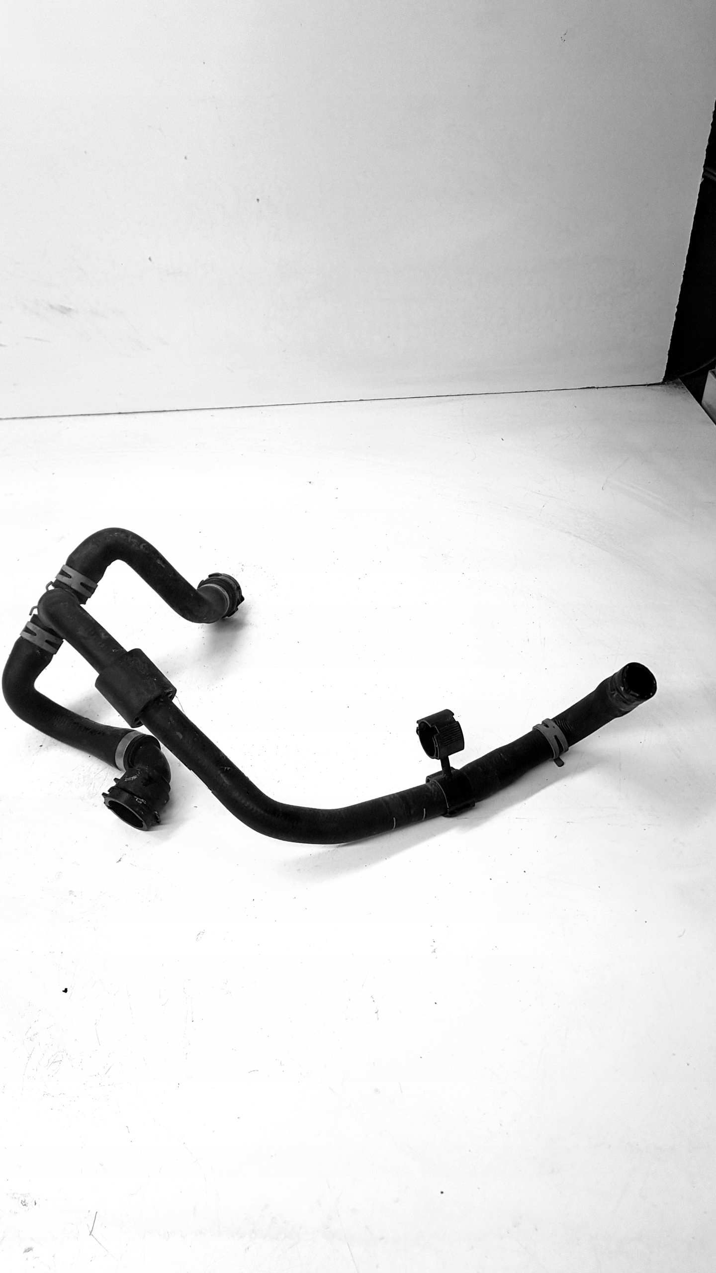 crijevo cijev vode AUDI A4 B8 A5 8T Q5 8R 8K0819334K