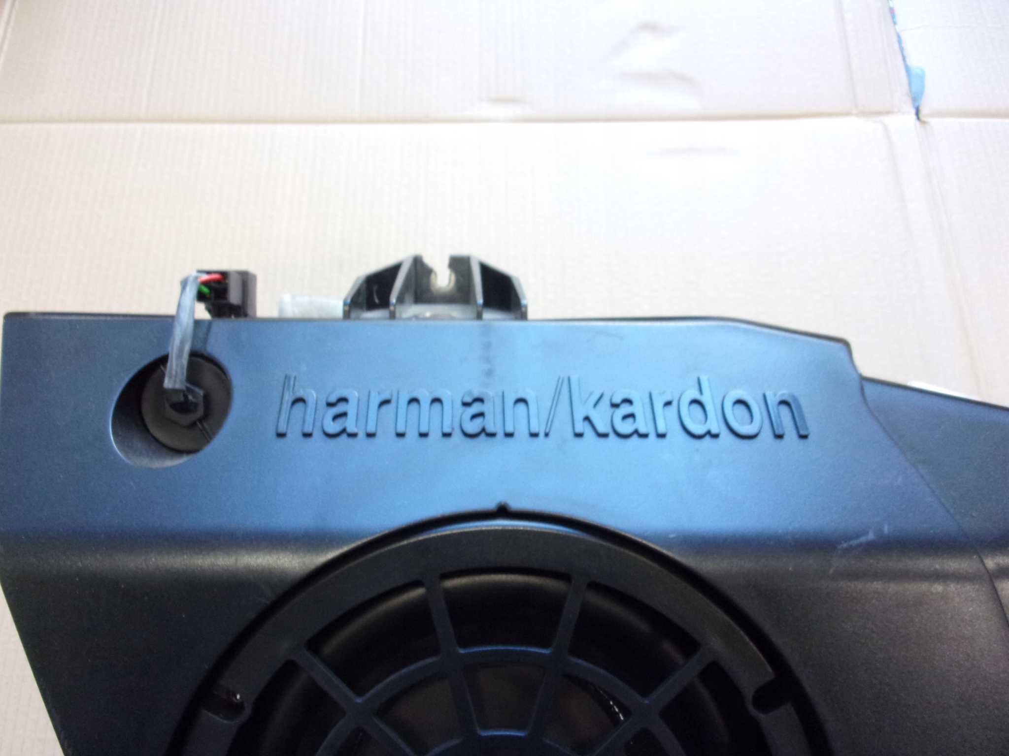 W211 E55 AMG SOOBWOFER HARMAN/KARDON A2118202902
