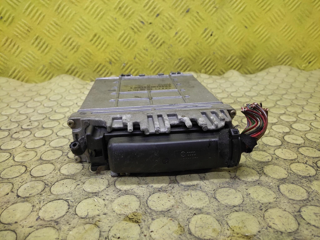AUDI A4 B5 control unit of the engine 0281001660