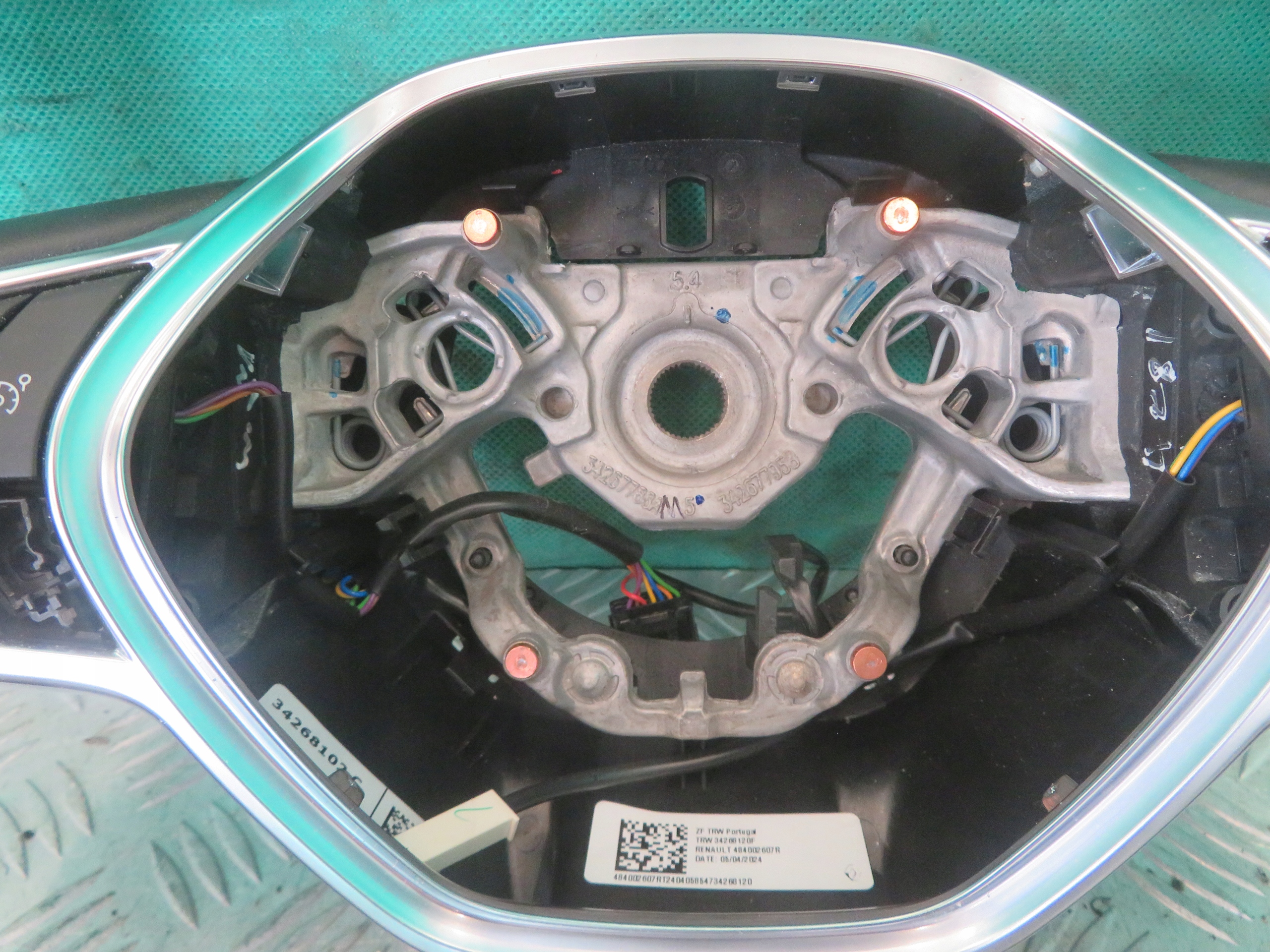 lenkrad RENAULT TRAFIC 24R 484002607R