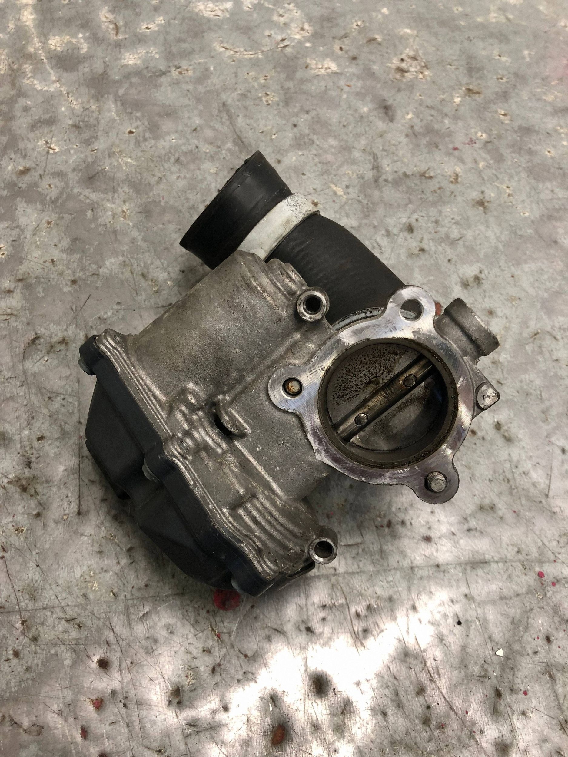 Valvola a farfalla Valvola EGR VW GOLF VII 04L131501C