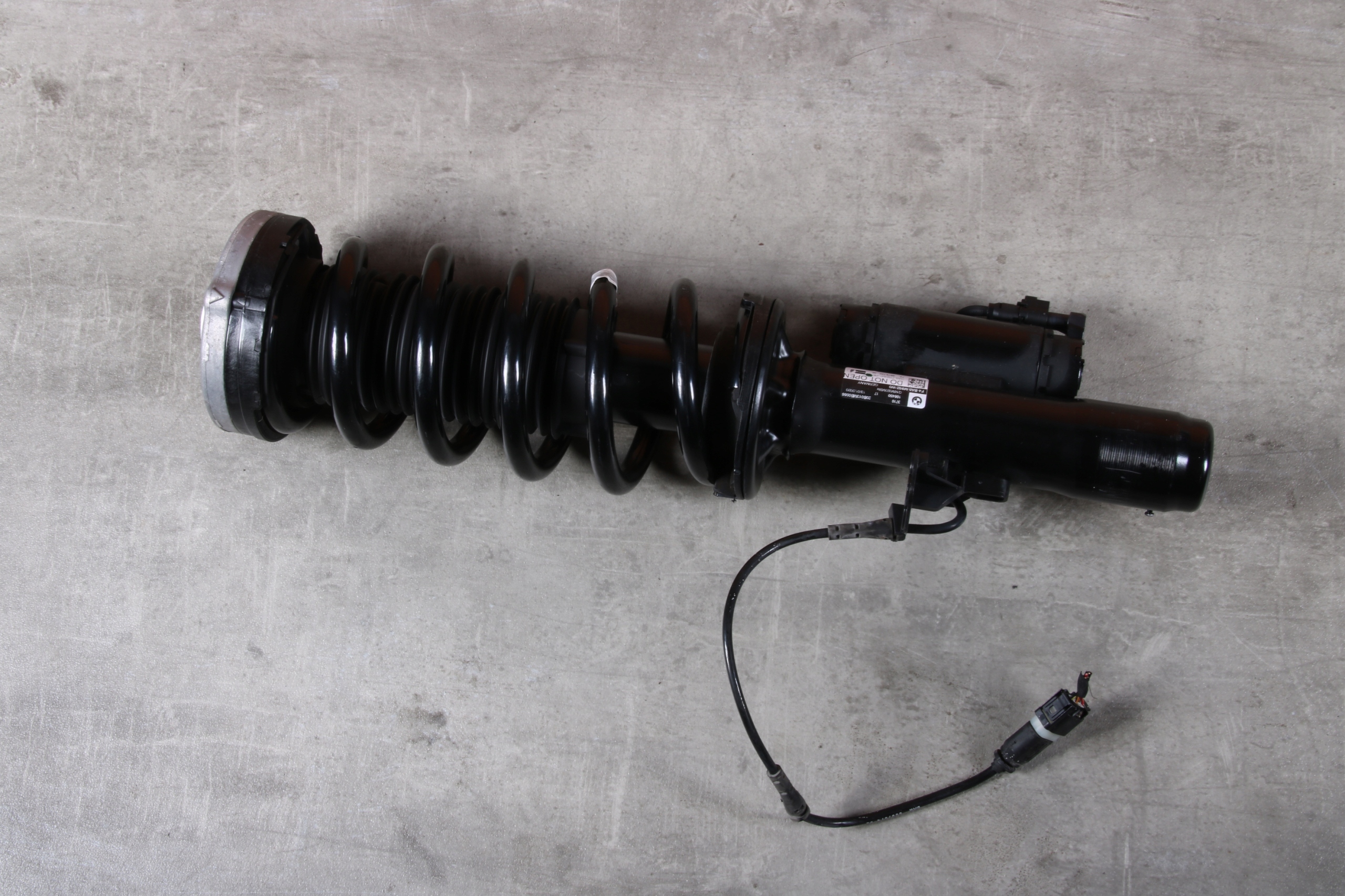 BMW 8 G16 X-DRIVE shock absorber right front front VDM VDC 6878122