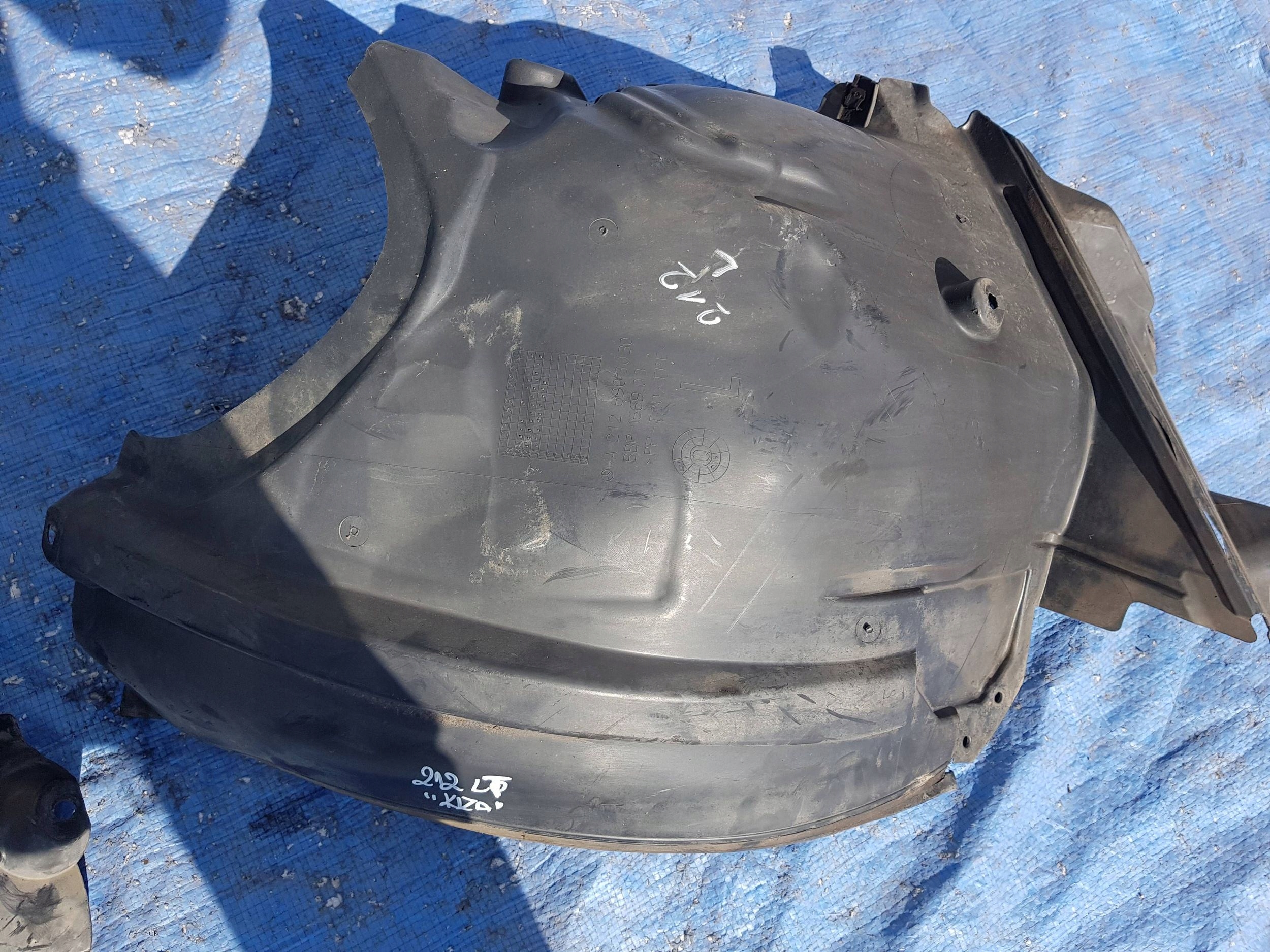 complete mudguard left front MERCEDES W212 2126904330 2126903030