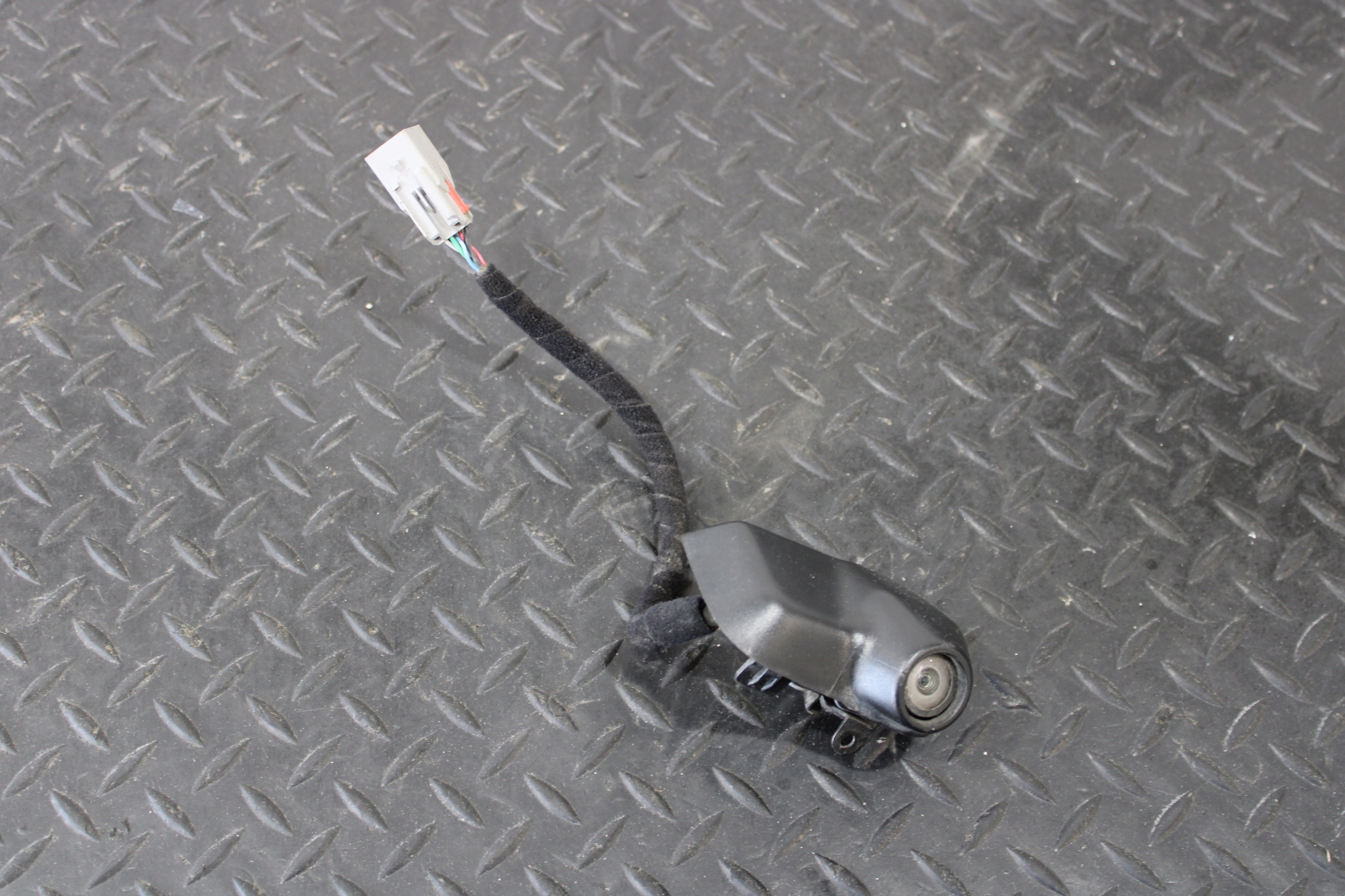 KAMERA reversing rear part MASERATI LEVANTE M161