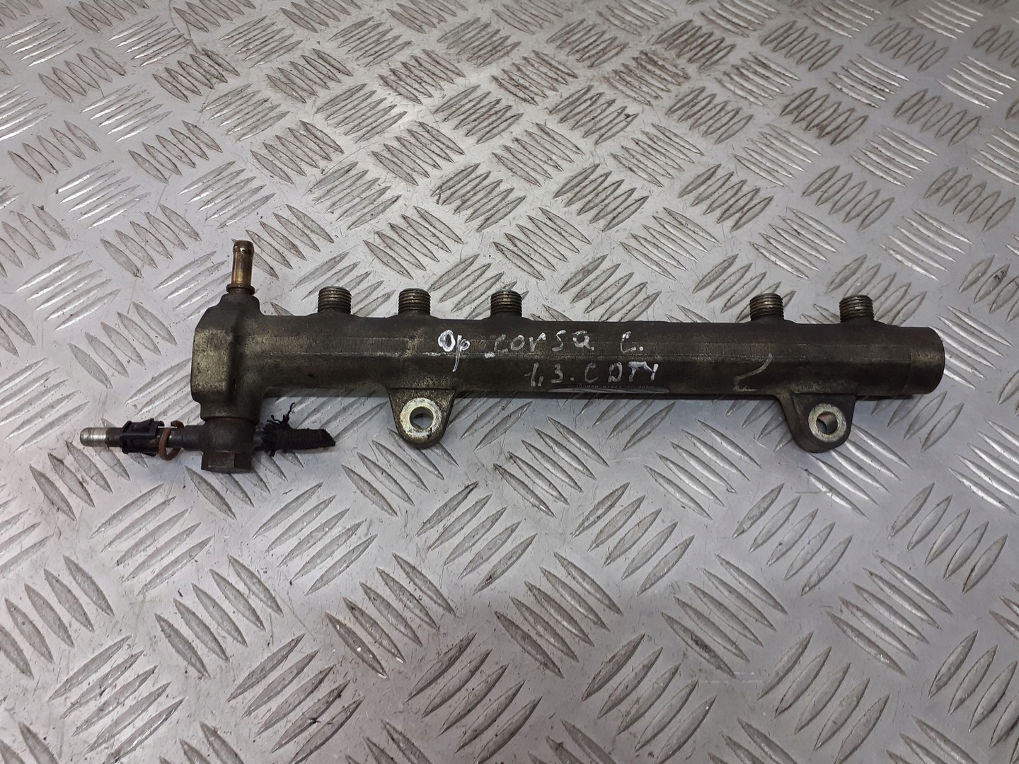 LISTWA WTRYSKOWA OPEL CORSA C 1.3 CDTI