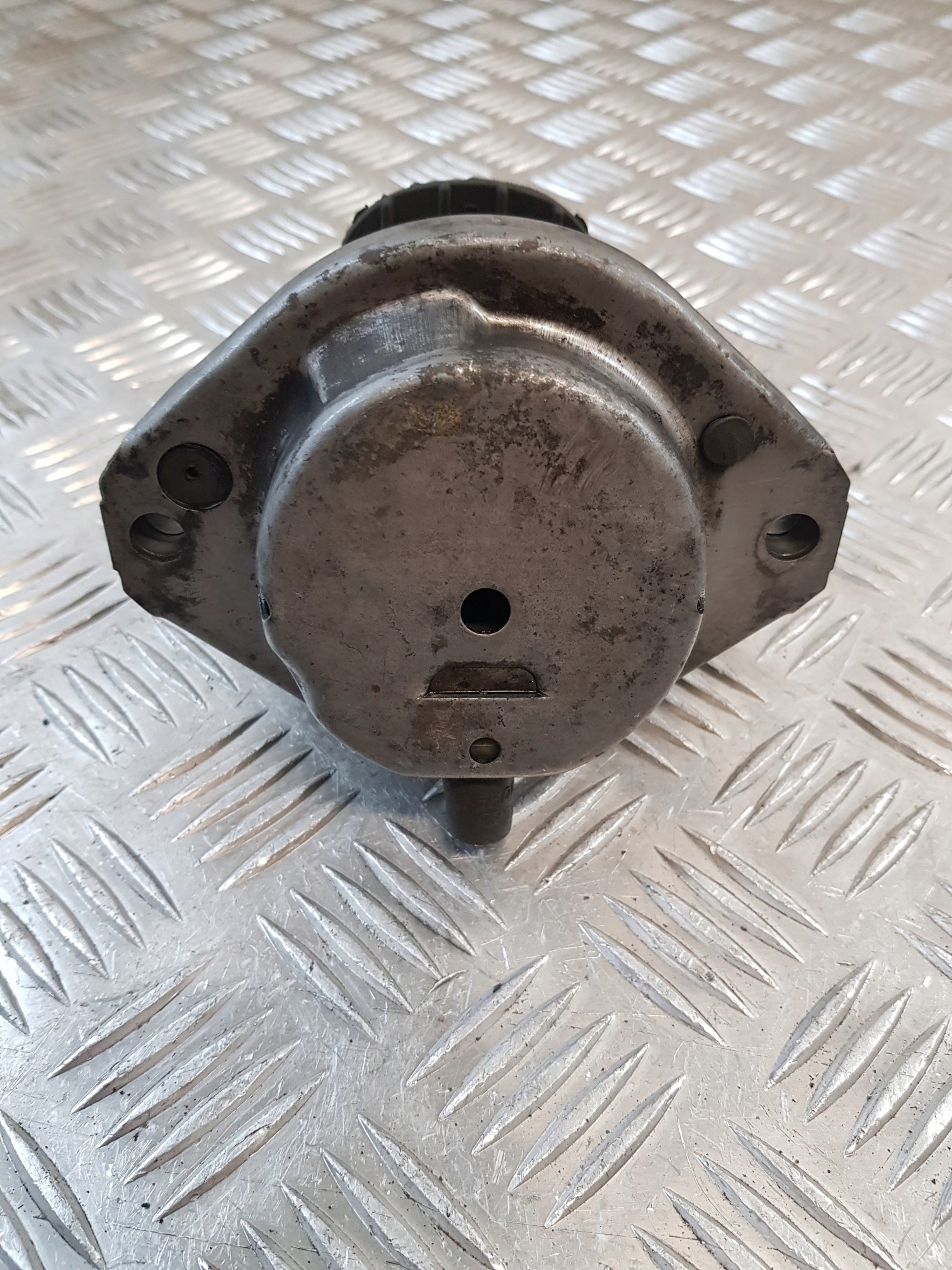engine mount right 6761092 BMW E61 2.5D 04R