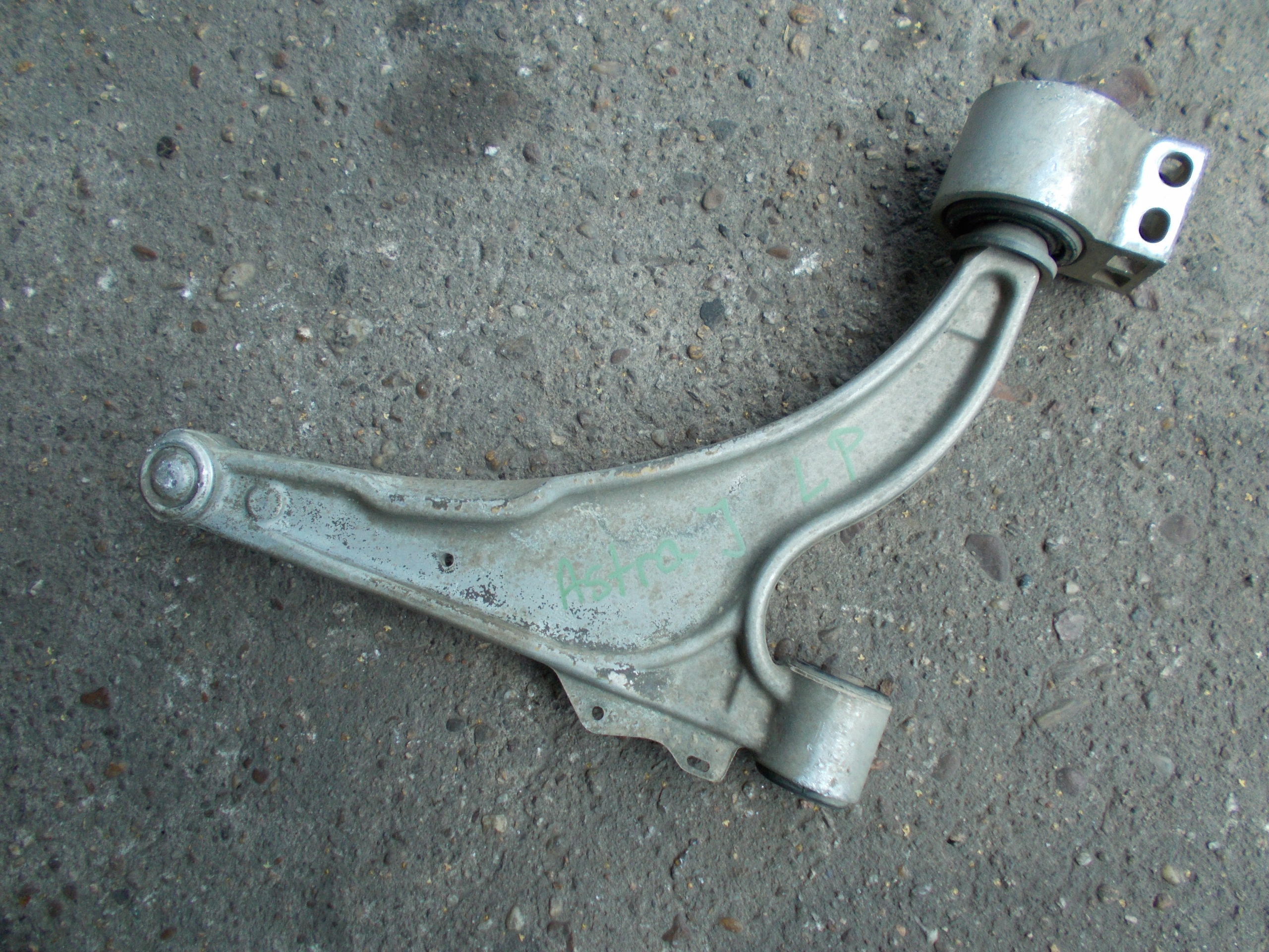 OPEL ASTRA J 1.7 CDTI 14R arm left front