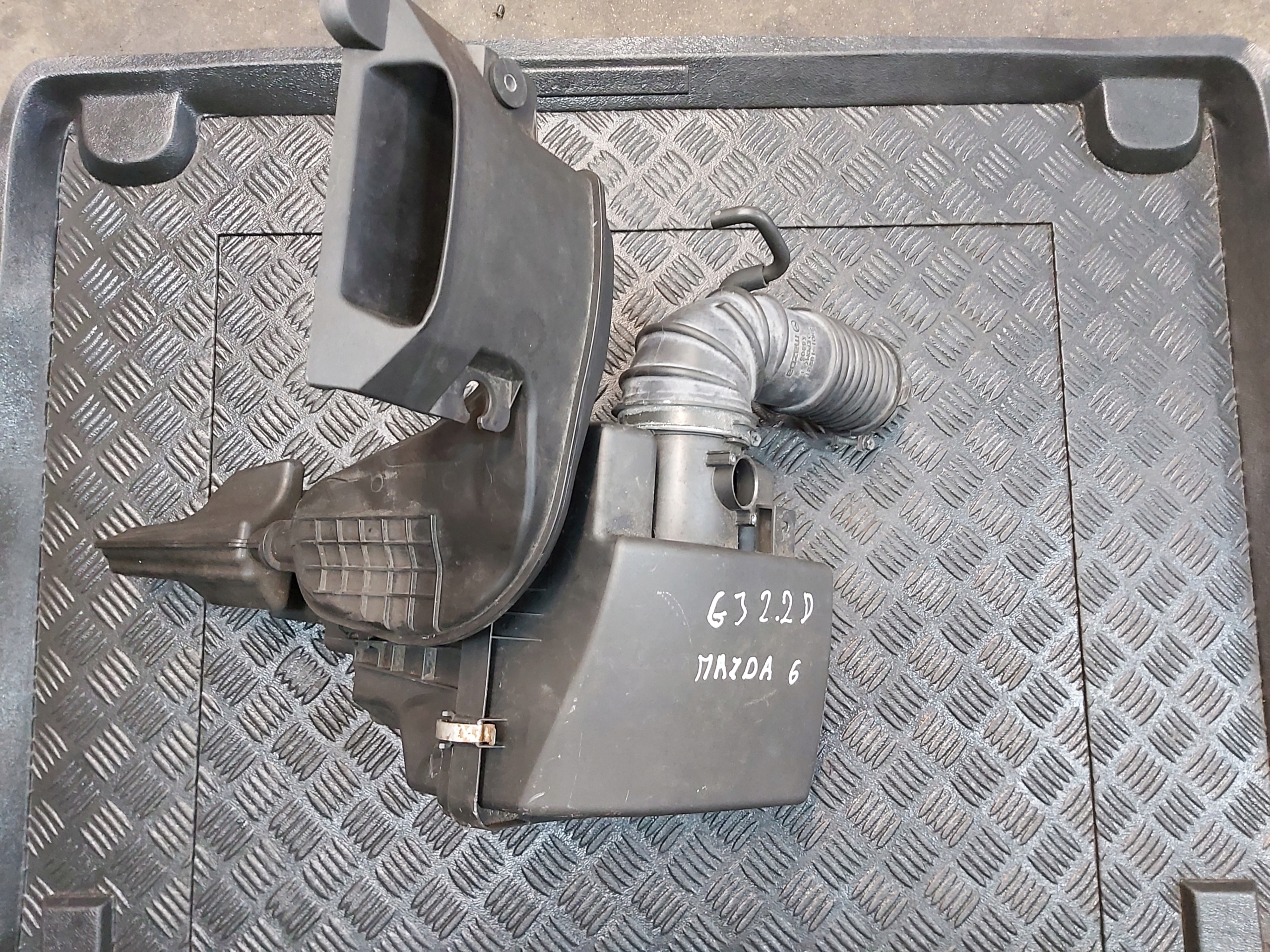 SH01-133AX - КОРПУС ПОВІТРЯНОГО ФІЛЬТРА MAZDA 6 III GJ 2.2 D