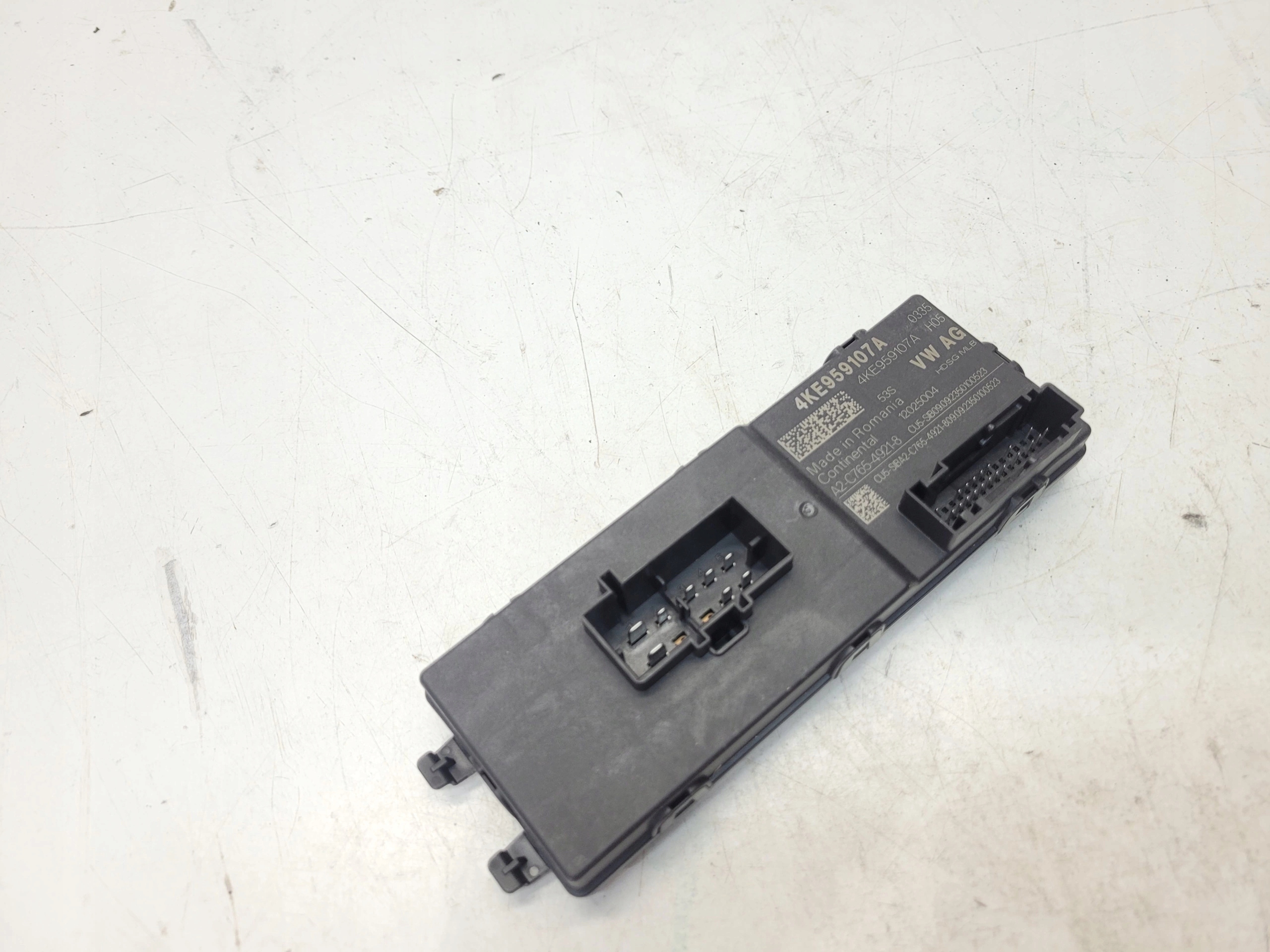 module unité de commande électronique uce du capot coffre AUDI Q4 E-TRON 4KE959107A