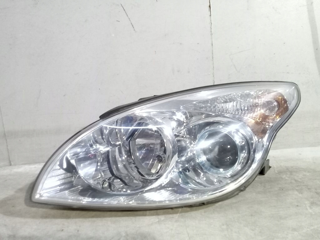 Hyundai i30 and 1 light left front front 92101-2LXXX