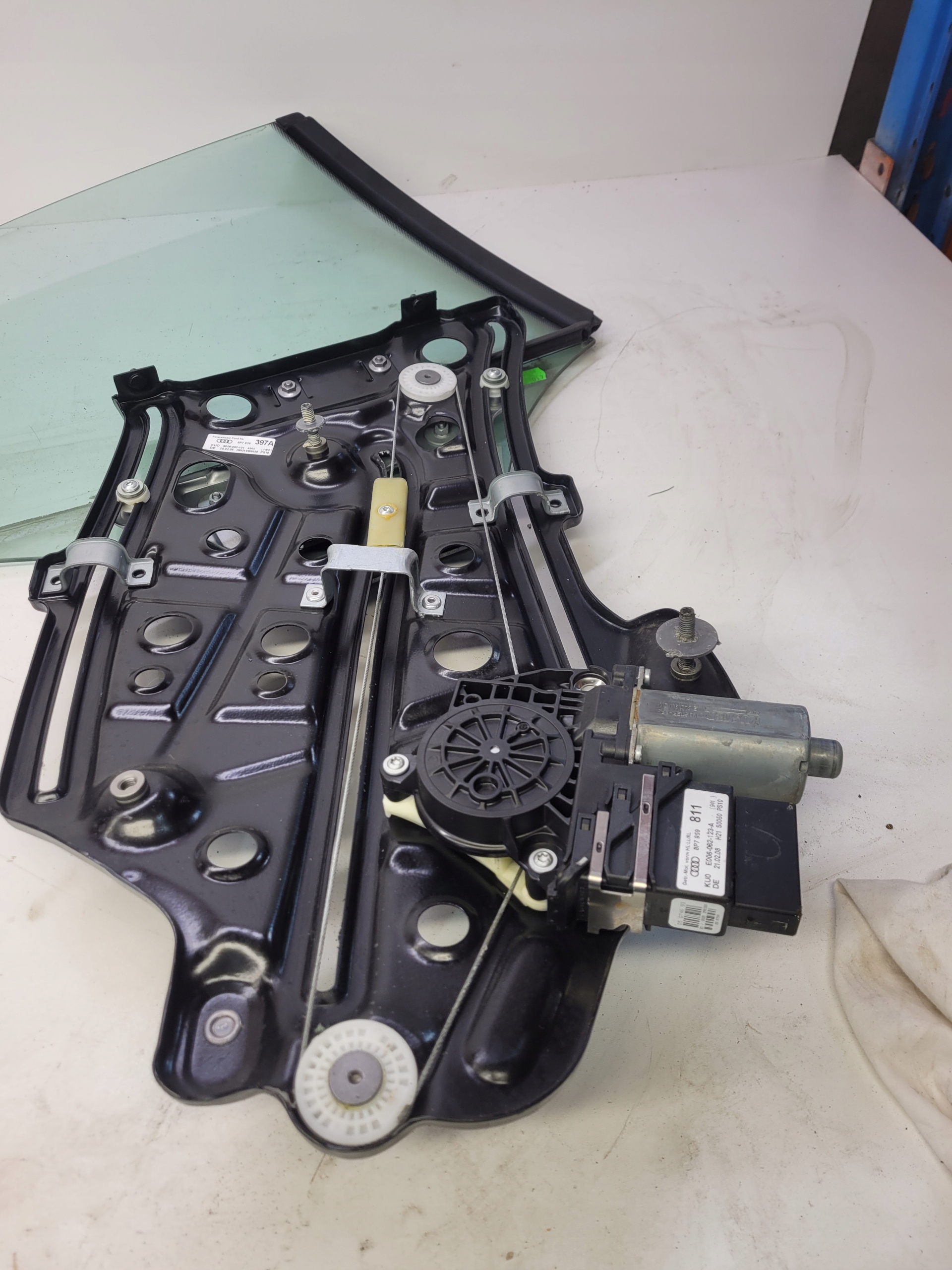 mechanism windows left rear part AUDI A3 CABRIO 8P7839397A