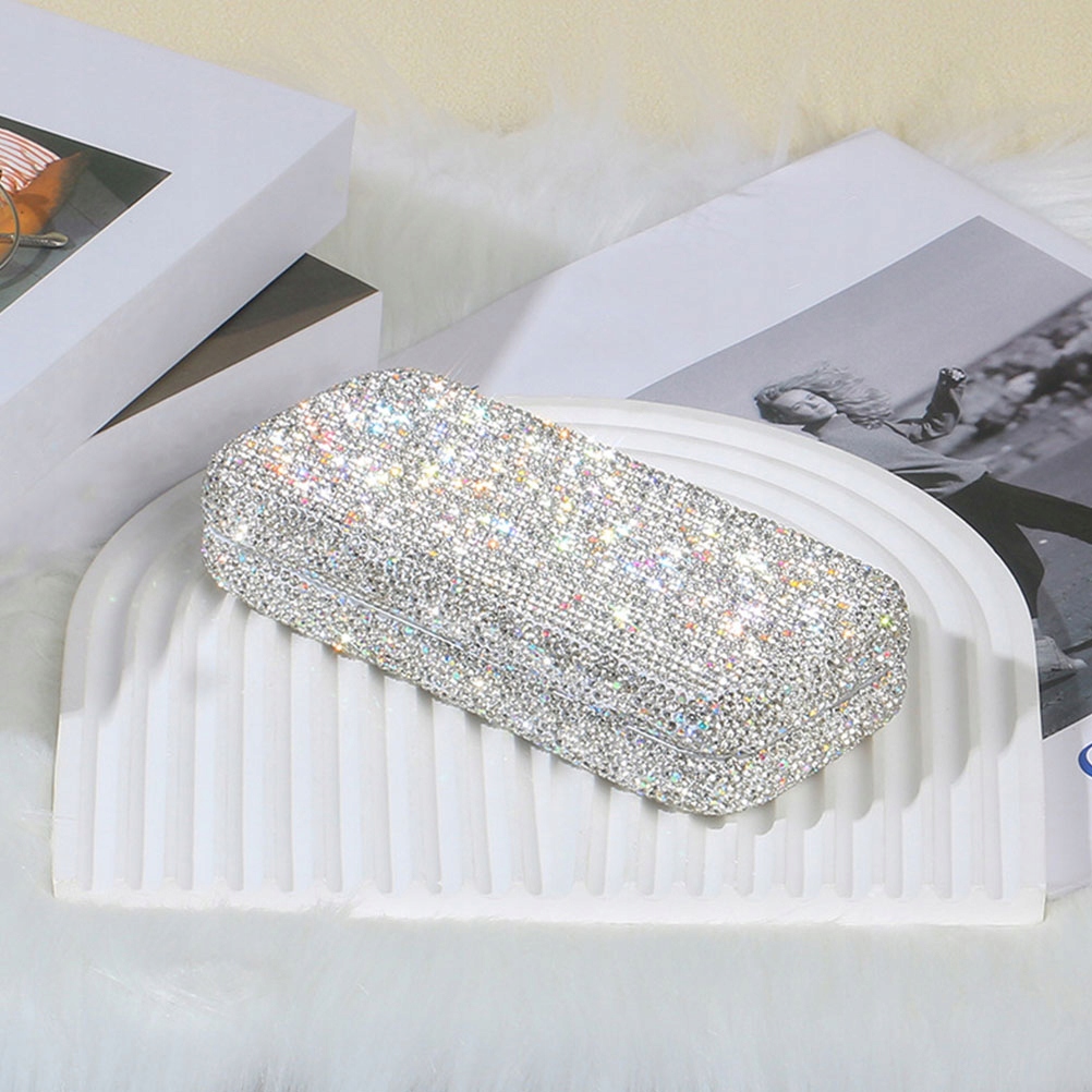 ETUI NA OKULARY SAMOCHODOWE ETUI NA OKULARY CYRKONIE Waga produktu z opakowaniem jednostkowym 0.5 kg