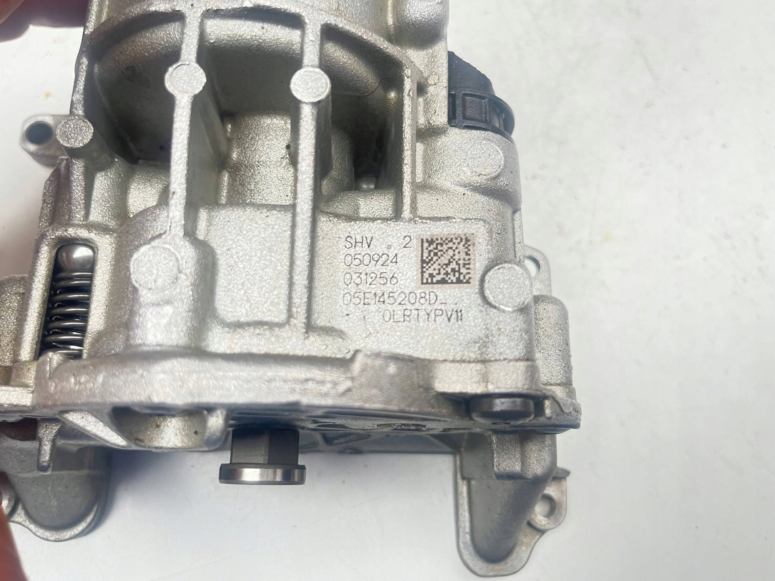 VW TOURAN III Pumpa olaj 05E145208D !J