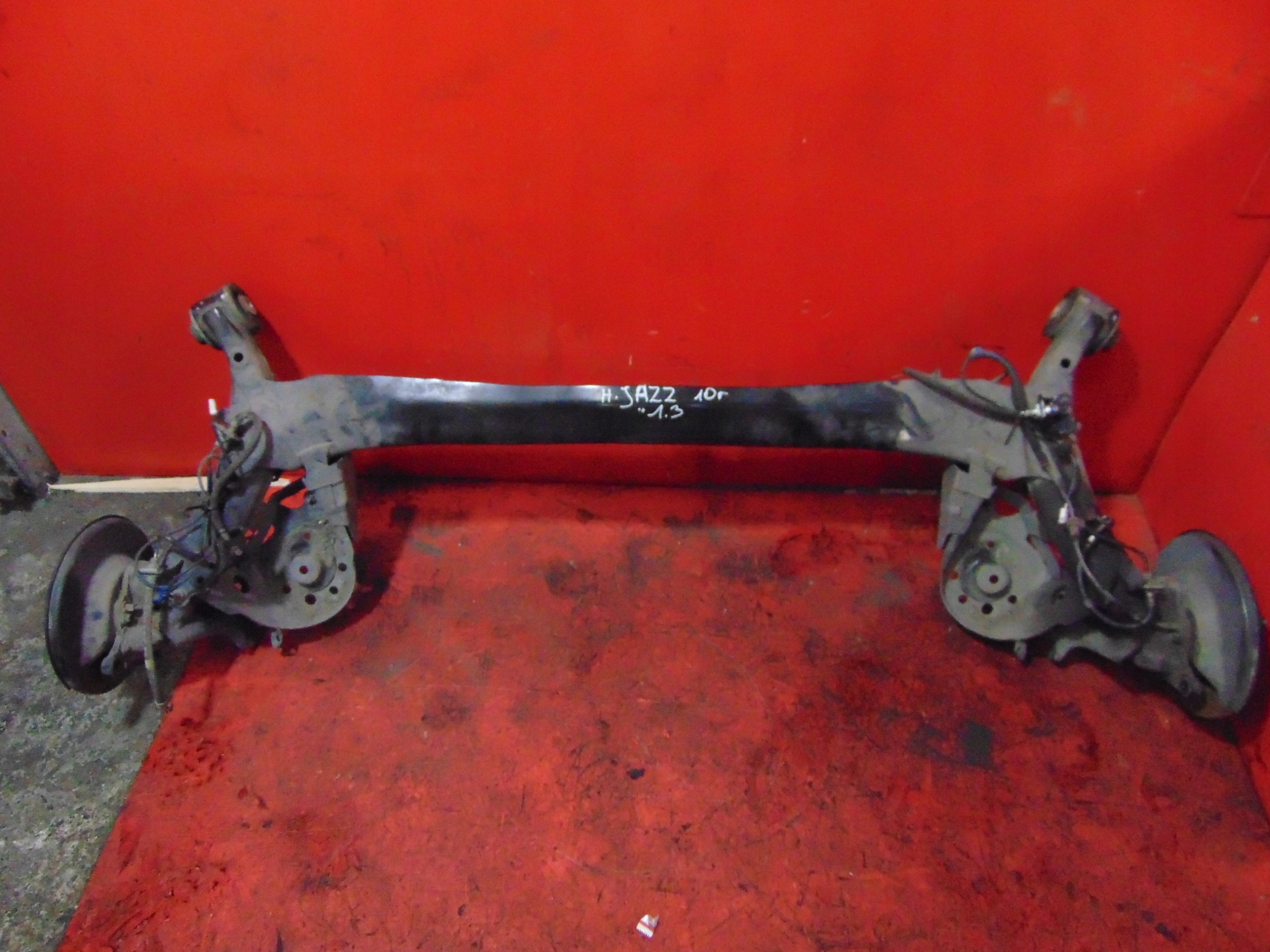 HONDA JAZZ 3 III OŚ OŚKA BELKA ZAWIESZENIA TYŁ ZWIESZENIE TYLNE 2008-2015