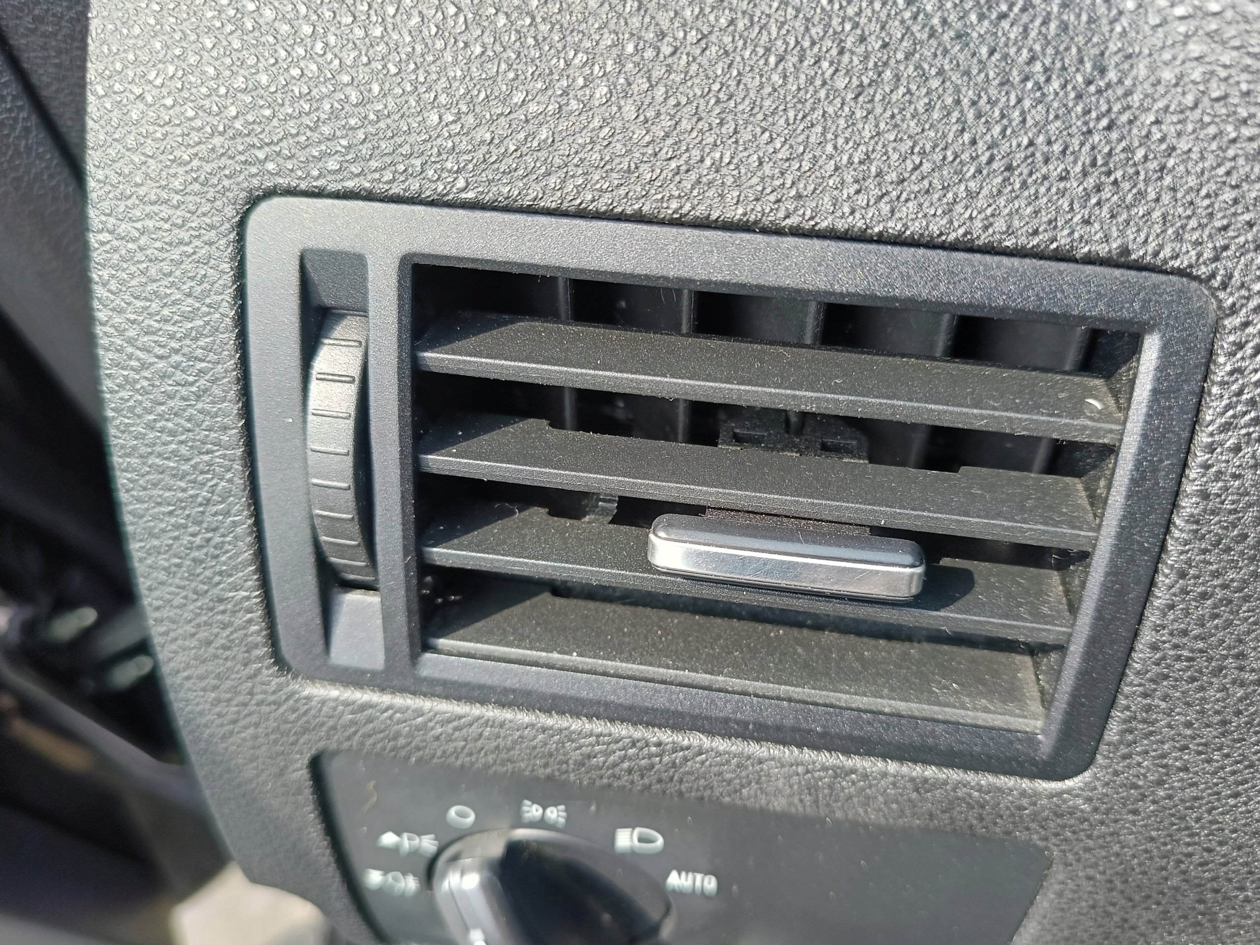 Ford C-MAX FL 07-11 grid air conditioning devices air left driver´s