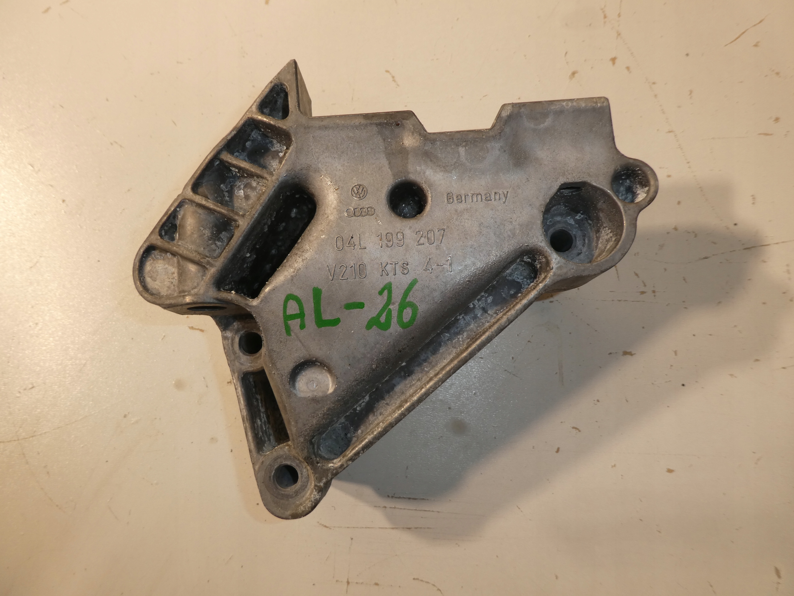 engine mount VW SEAT SKODA VW 04L199207