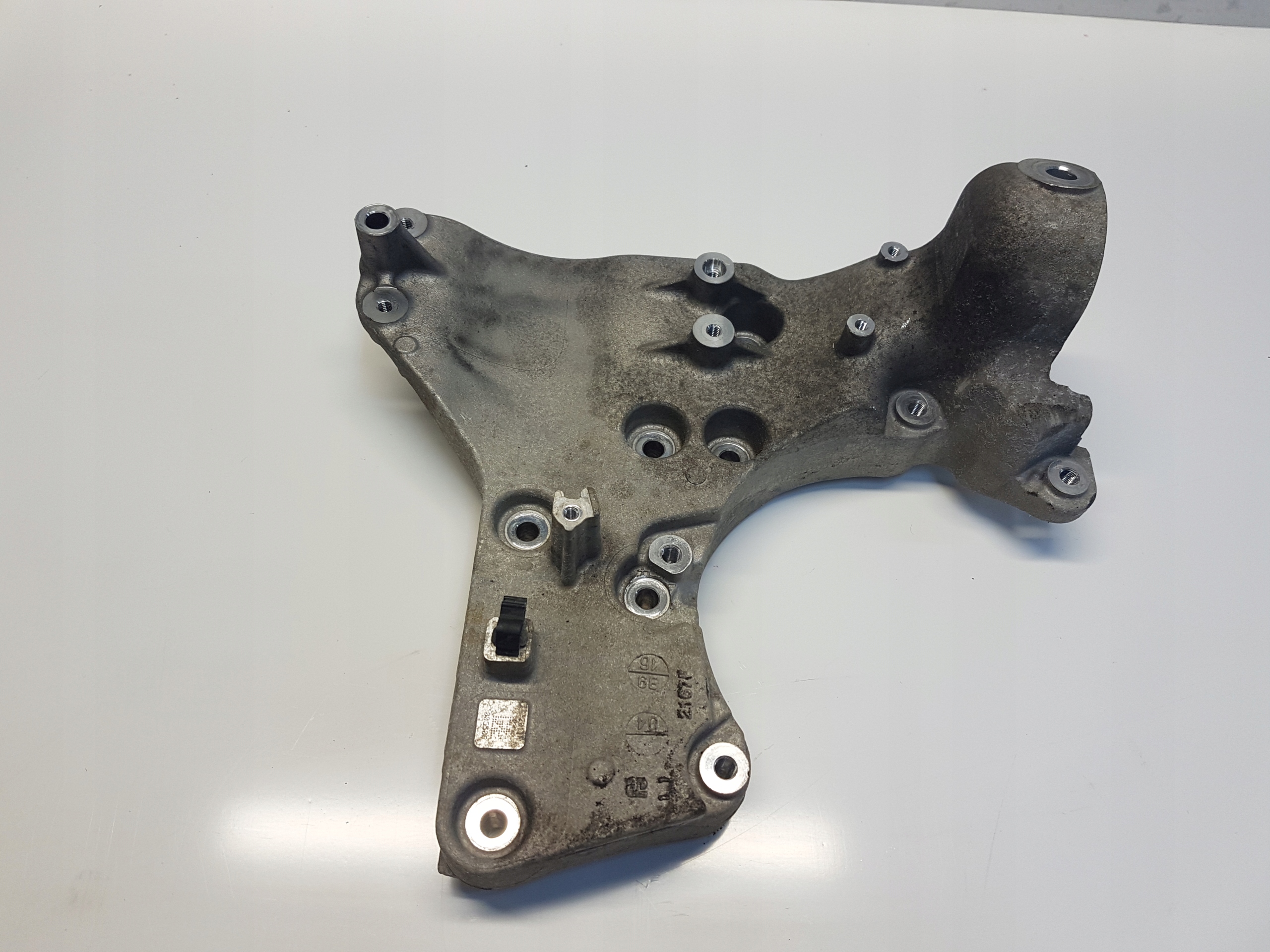 MASERATI LEVANTE holder engine mount right