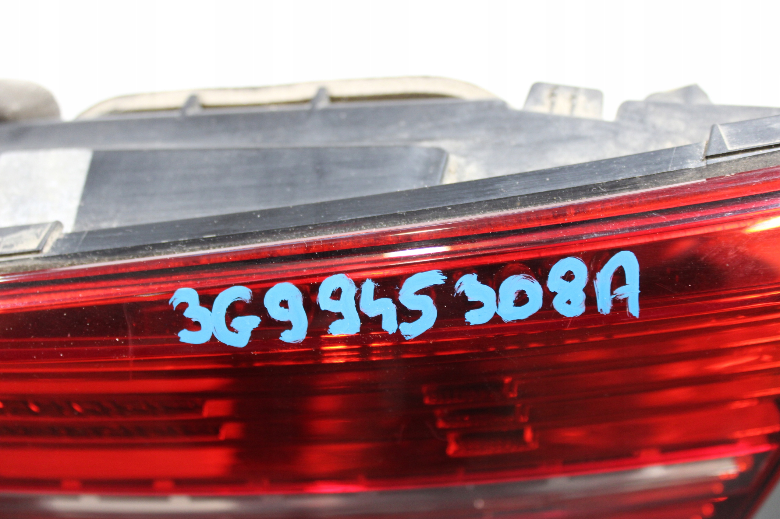 light bonnet right rear part 3G9945308A VW PASSAT B8 3G0 3G9