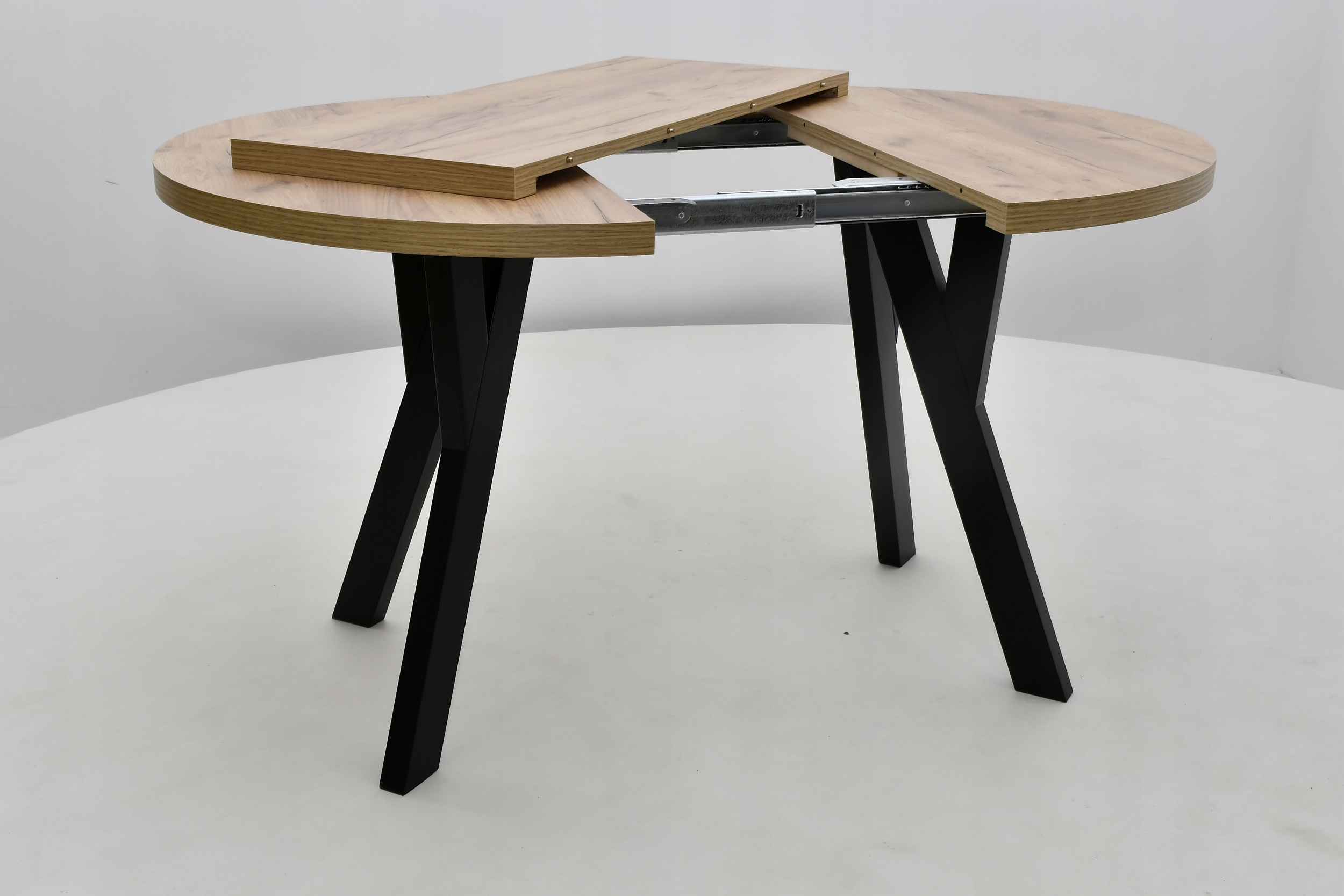 praktyczny stół Jaga śr 100 cm rozkładany do 150 Kształt blatu okrągły