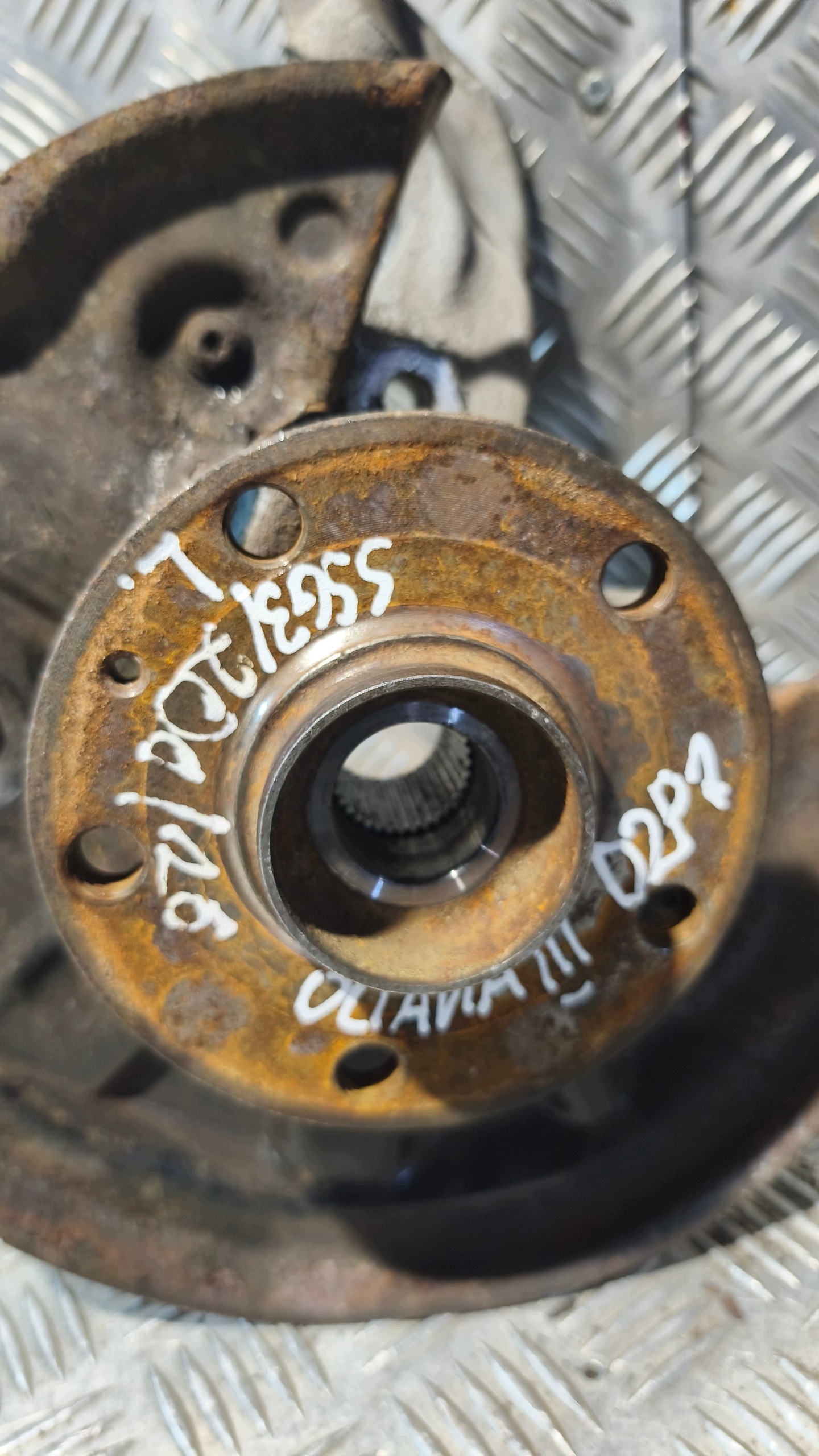 swing left rear part SKODA OCTAVIA III 4X4 SCOUT