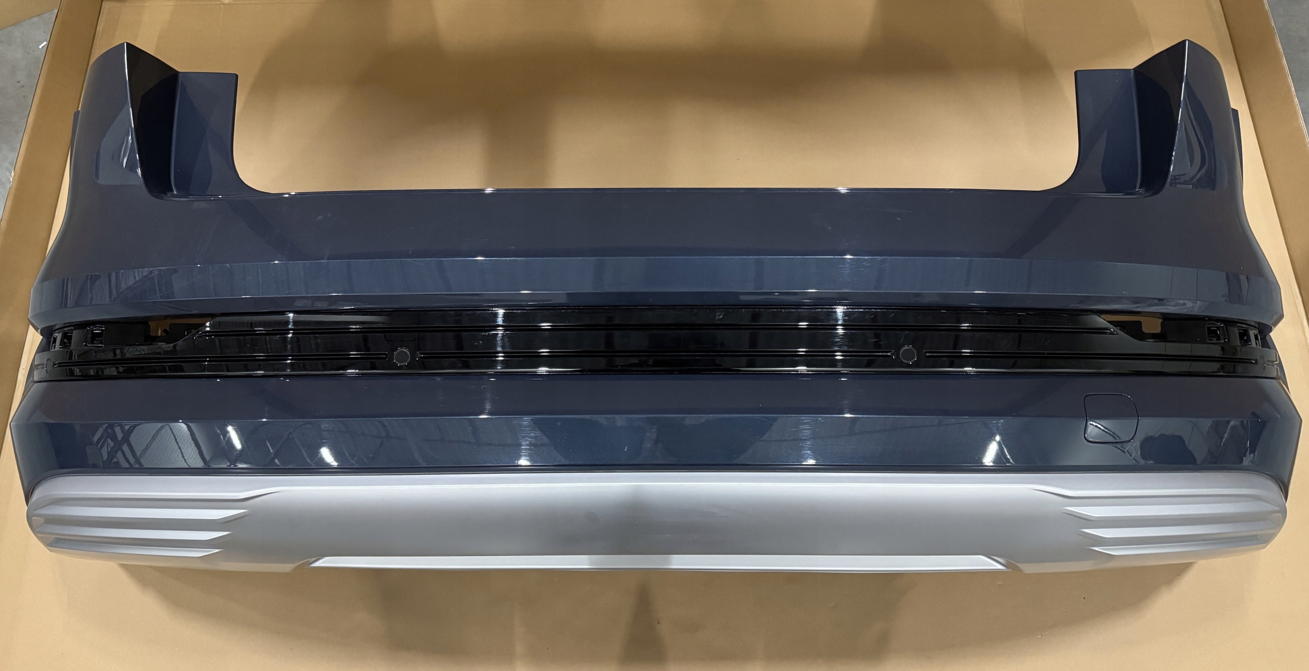 AUDI E TRON 4KE Q8 bumper rear 6xPDC 4KE807067 LZ5Y 87km