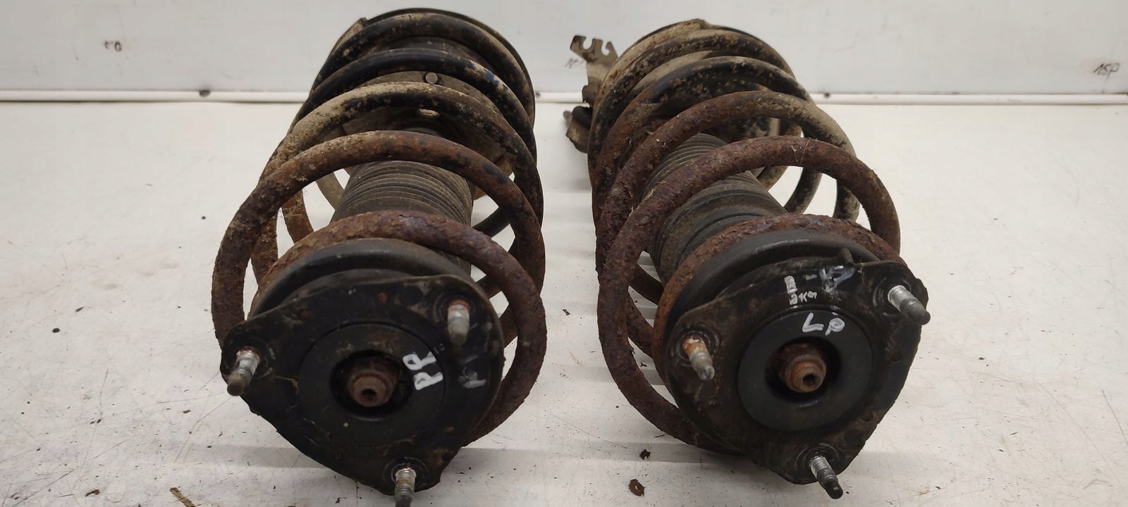 shock absorber spring front sususpension Ford Transit Connect MK1 1,8 TDCI