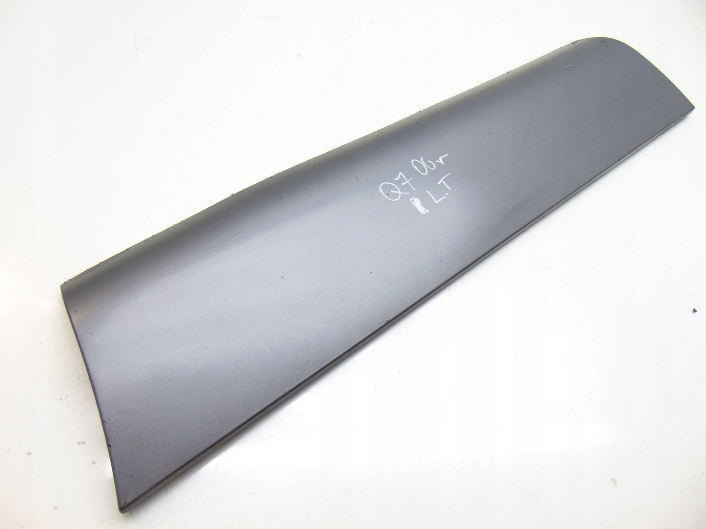 4L0853969A/B - Молдинг двери левый задний задний AUDI Q7 4l0853969a / B