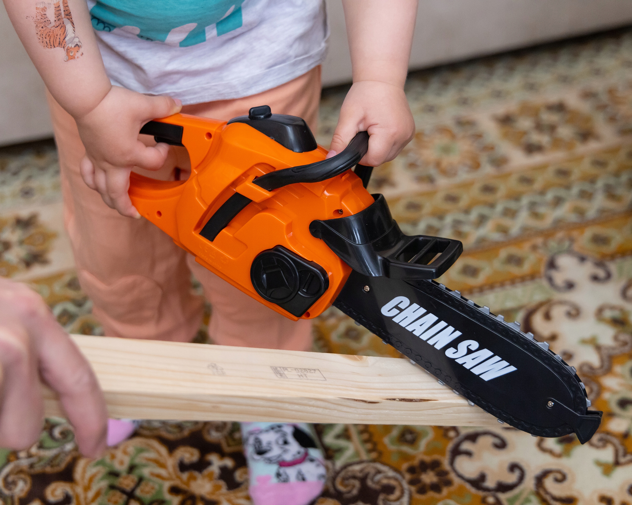 PIŁA ŁAŃCUCHOWA DLA DZIECI Z KASKIEM RĘKAWICAMI OKULARAMI ZESTAW DRWALA Płeć chłopcy dziewczynki