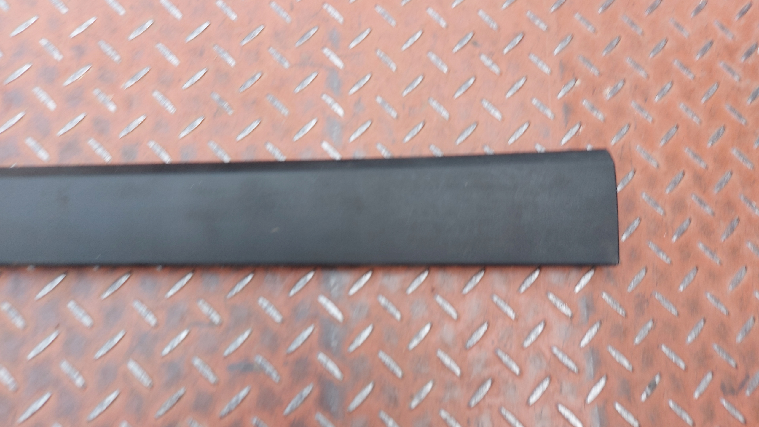 moulding door left front TOYOTA AYGO X 22