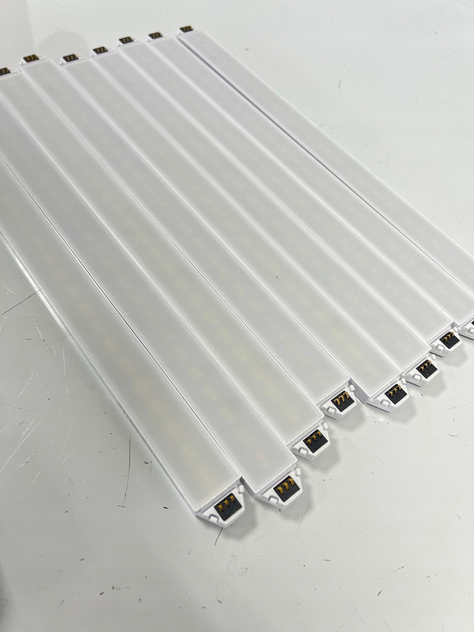 Nanoleaf Lines Starter 9 listew świetlnych HomeKit 42D235 Kształt żarówki inny