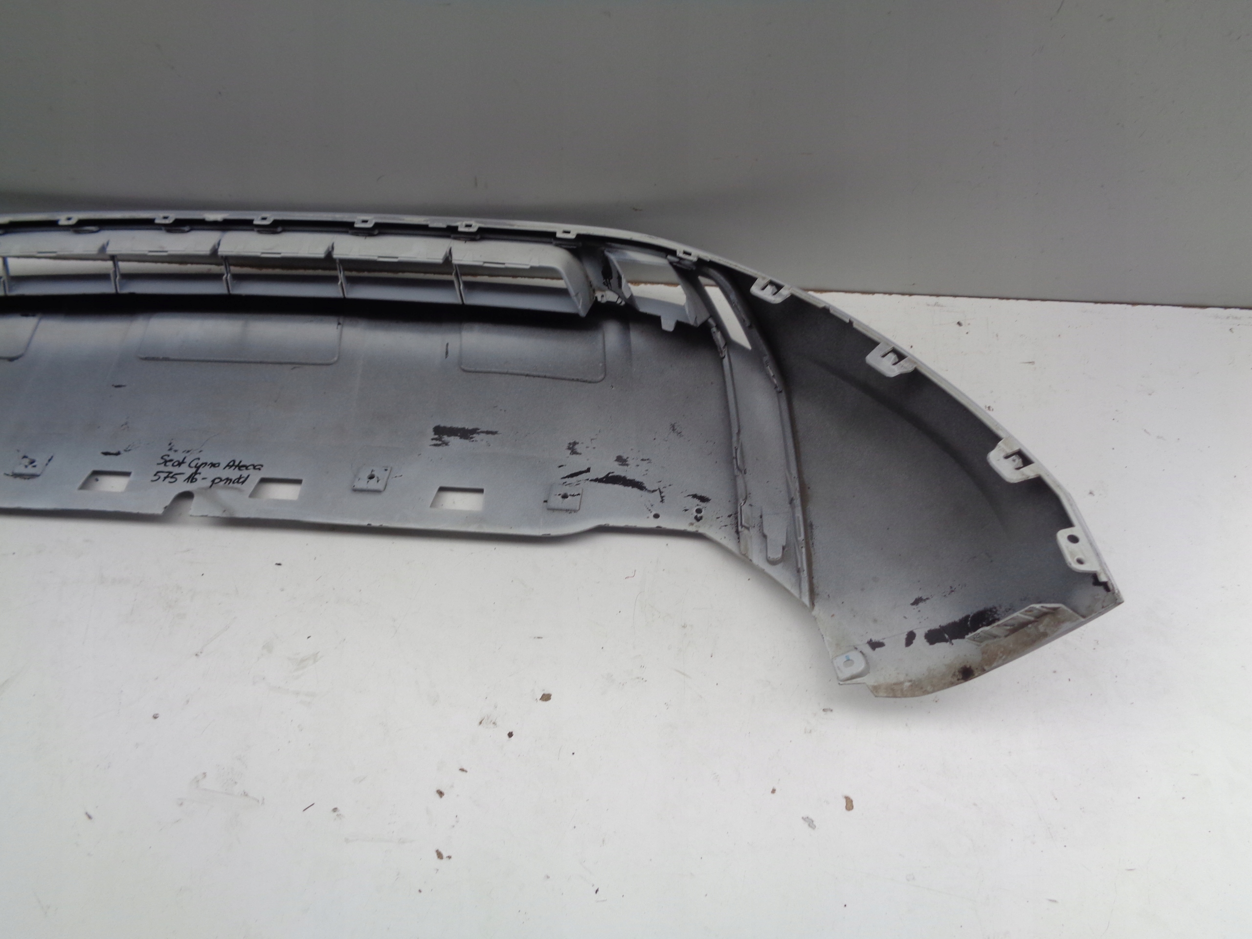 accessories of a bumper front SEAT ATECA FR 575 16