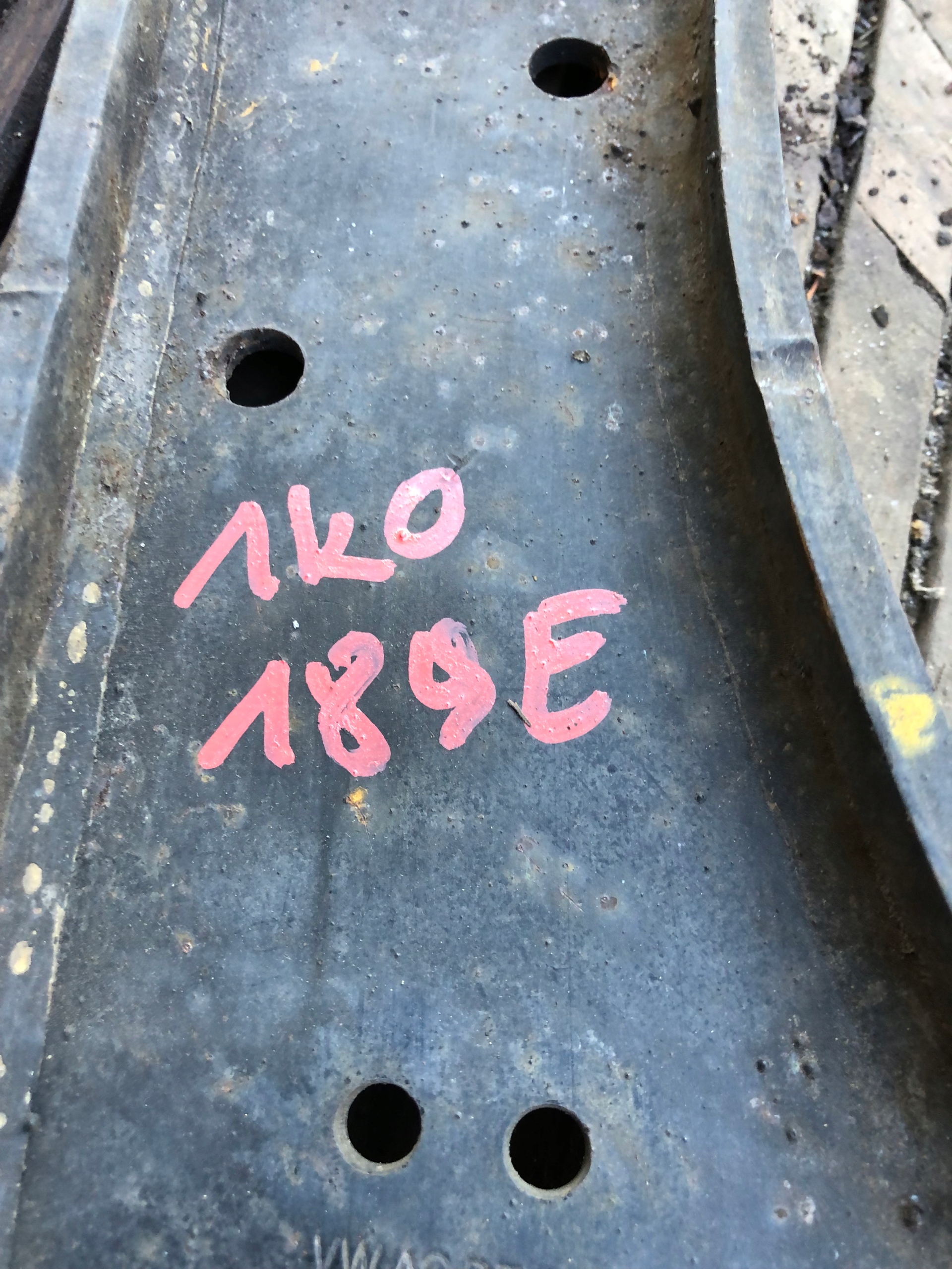 VW GOLF V SKODA AUDI arm left front 1K0407189E