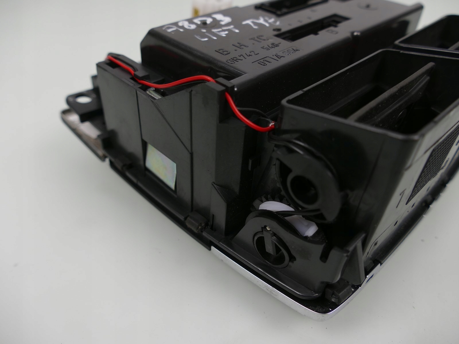 AUDI A8 D3 PANEL rešetka rešetka ventilacije prekidača klimatizacije 4E0819203B