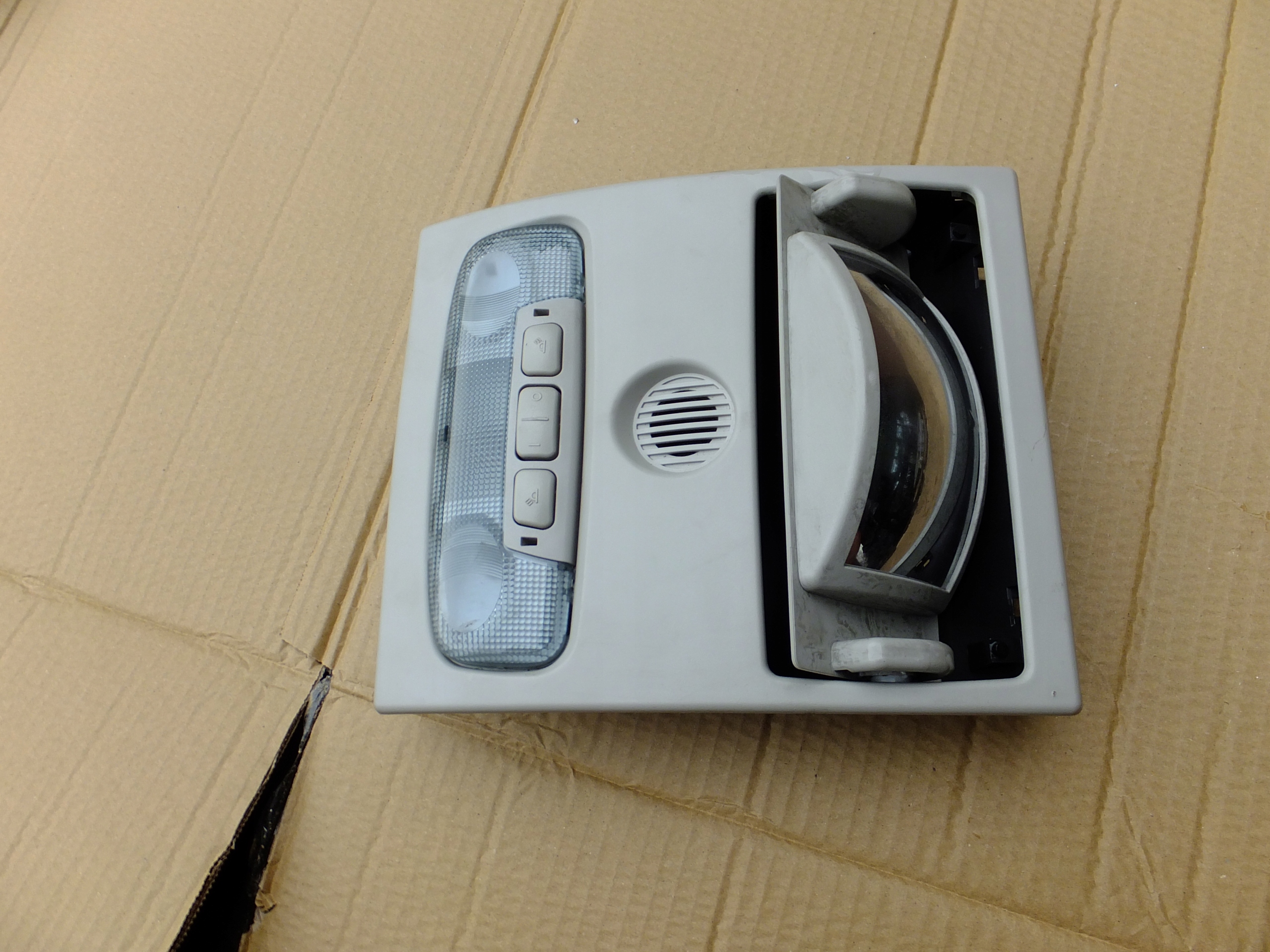 light lighting cabs ford B-MAX 2013r AV11-R519A58-AWW