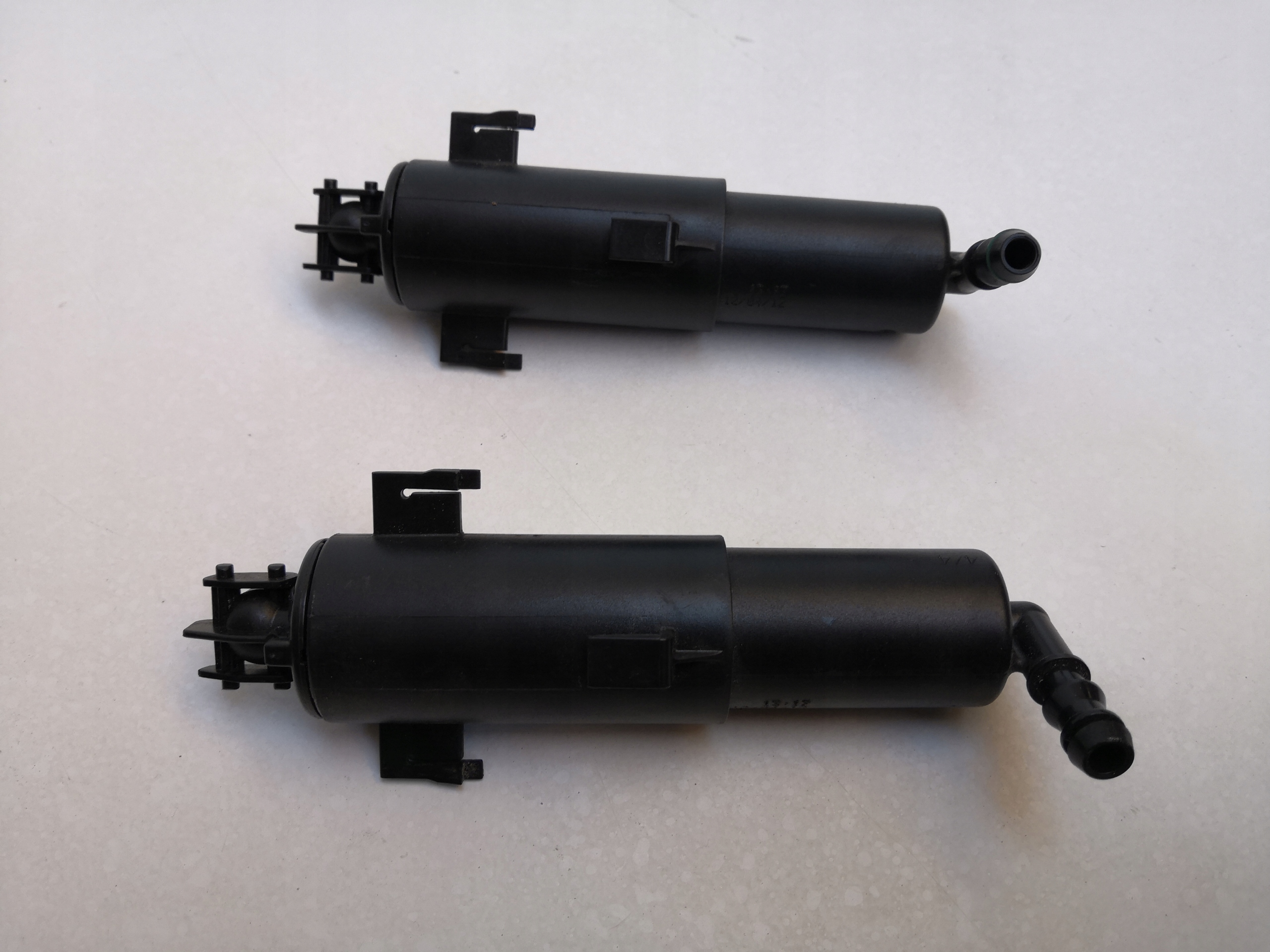 SPRYSKIWACZ POMPKA SPRYSKIWACZA BMW E92 LIFT KOMPL Installation side front