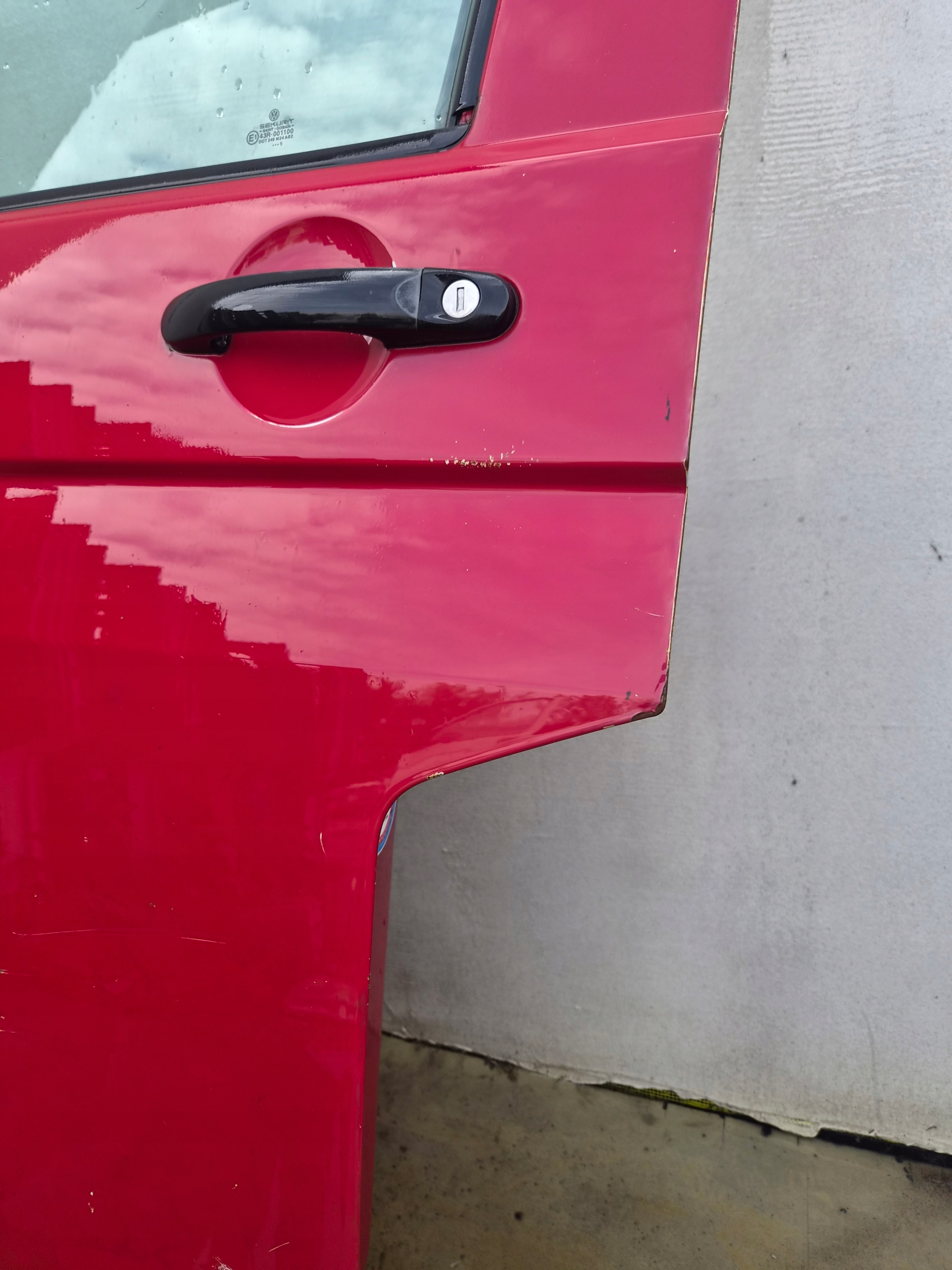 door front left VW T5 T5 LIFT front kierowca/ driver´s red