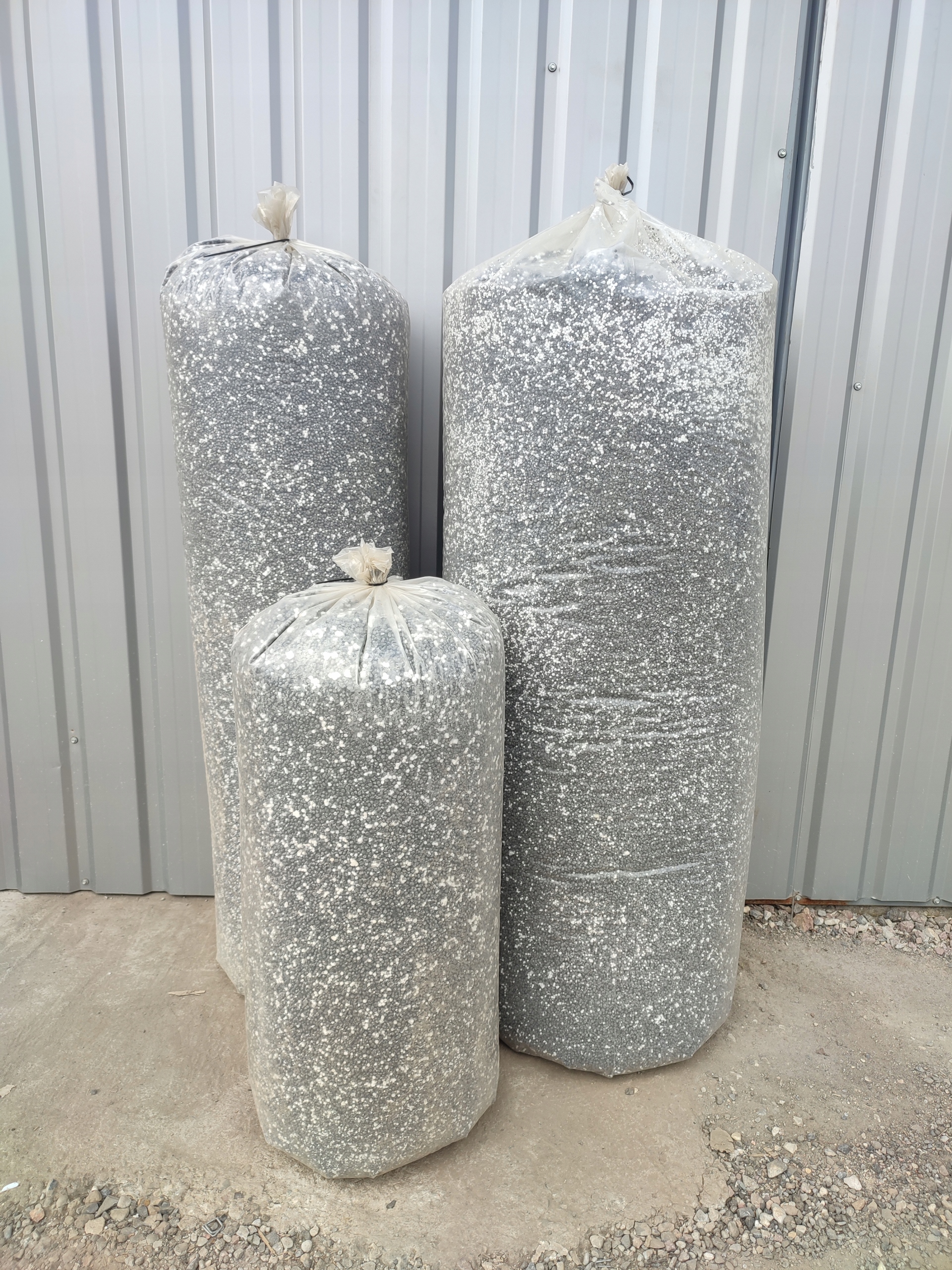 ZMIELONY STYROPIAN GRANULAT WYPEŁNIACZ DO PUF SAKO 400L DO STYROBETONU Marka bez marki